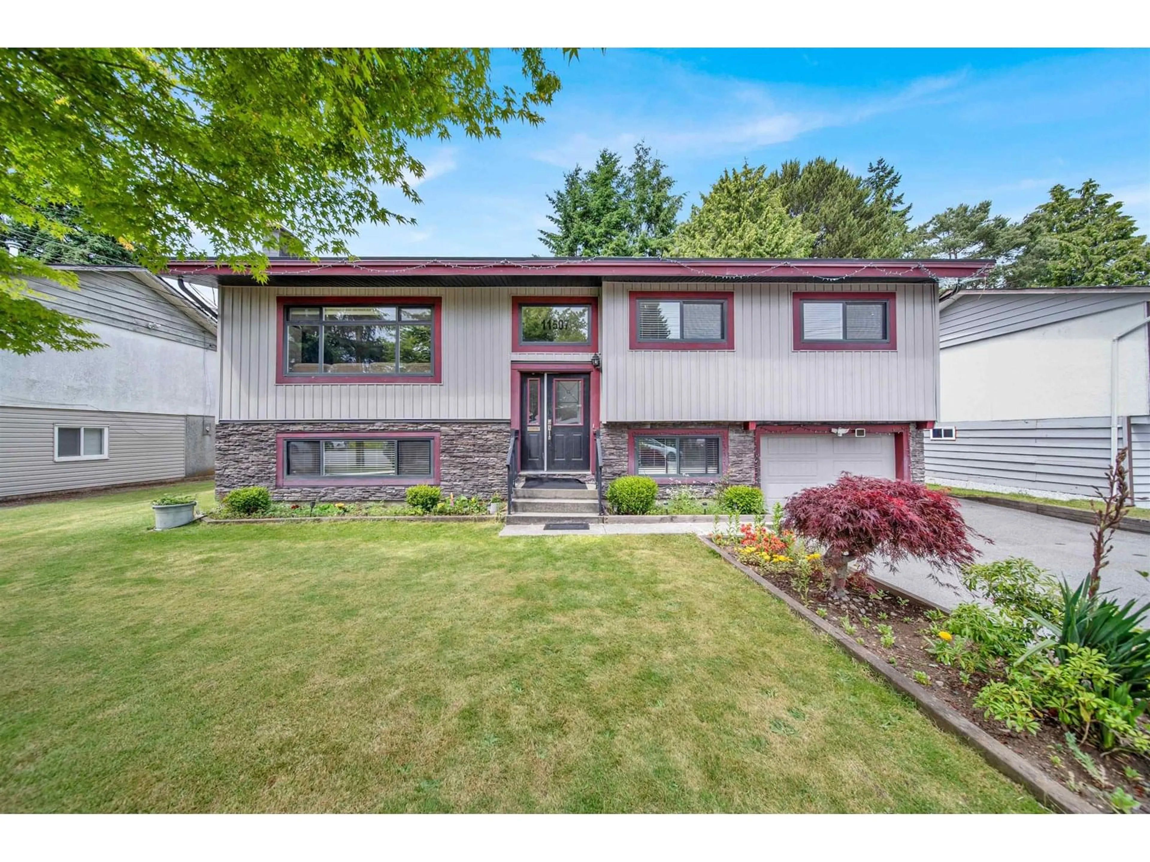 Home with vinyl exterior material, street for 11507 87A, Delta British Columbia V4C3A8