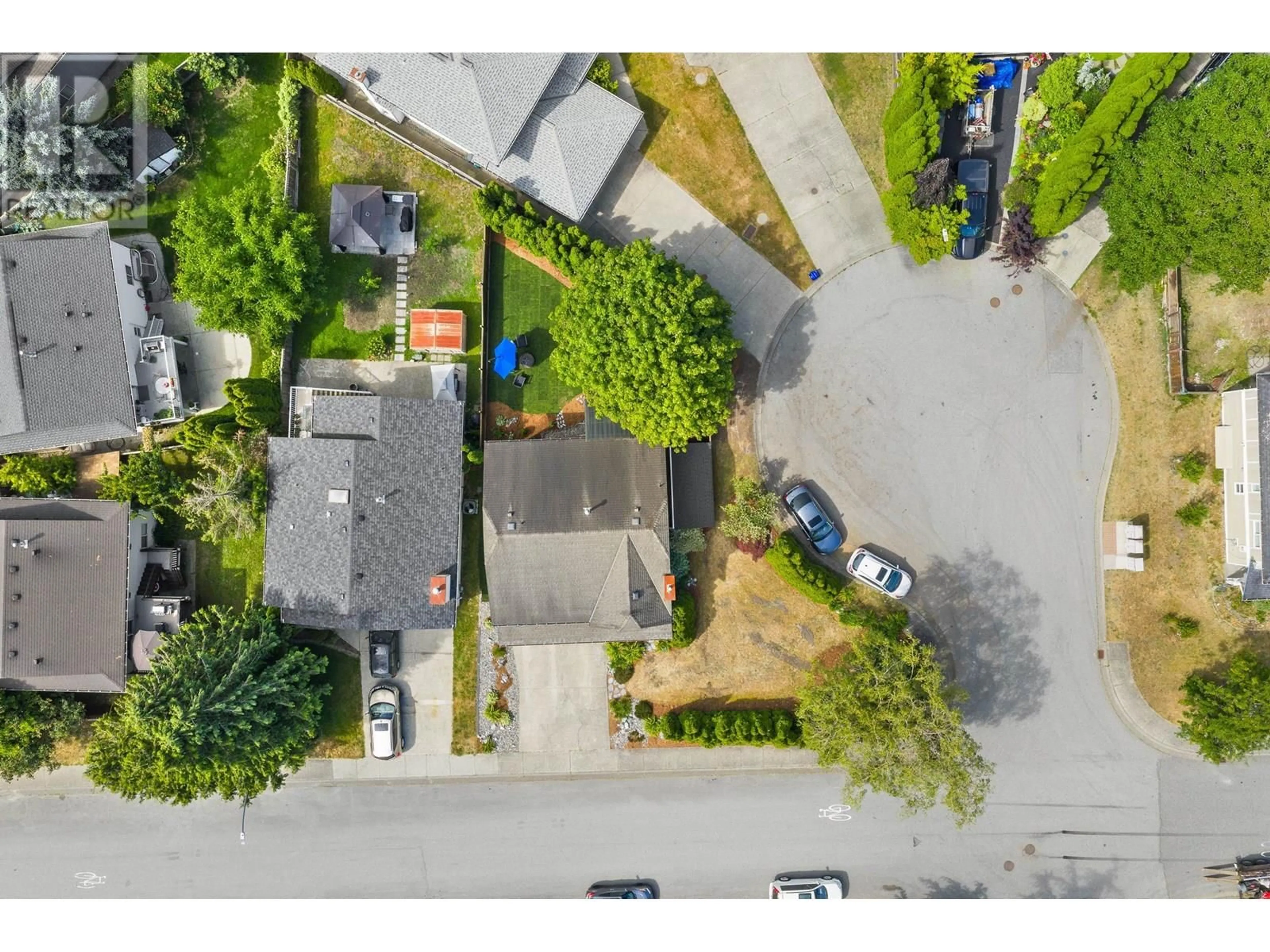 A pic from outside/outdoor area/front of a property/back of a property/a pic from drone, street for 20265 116B AVENUE, Maple Ridge British Columbia V2X0E1