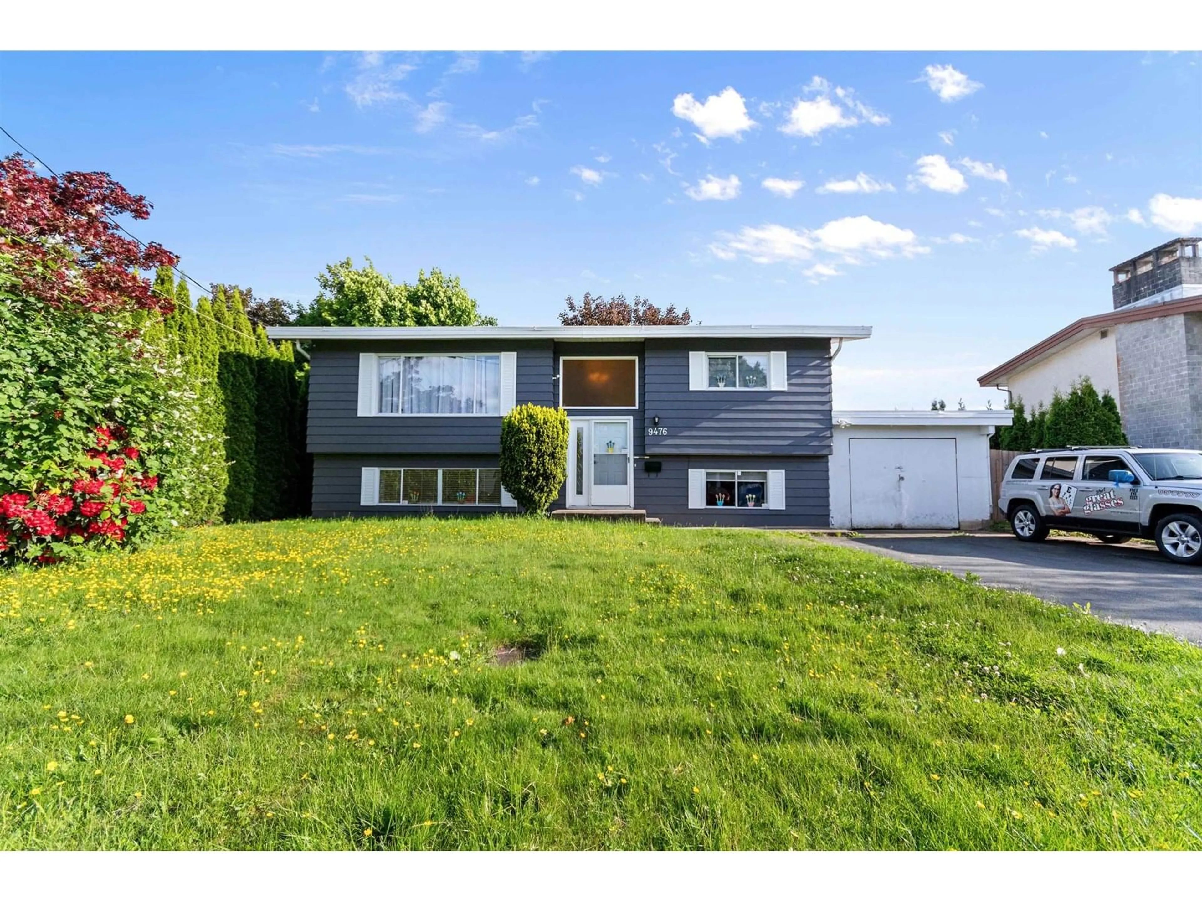 Home with vinyl exterior material, street for 9476 PAULA CRESCENT, Chilliwack British Columbia V2P6H2