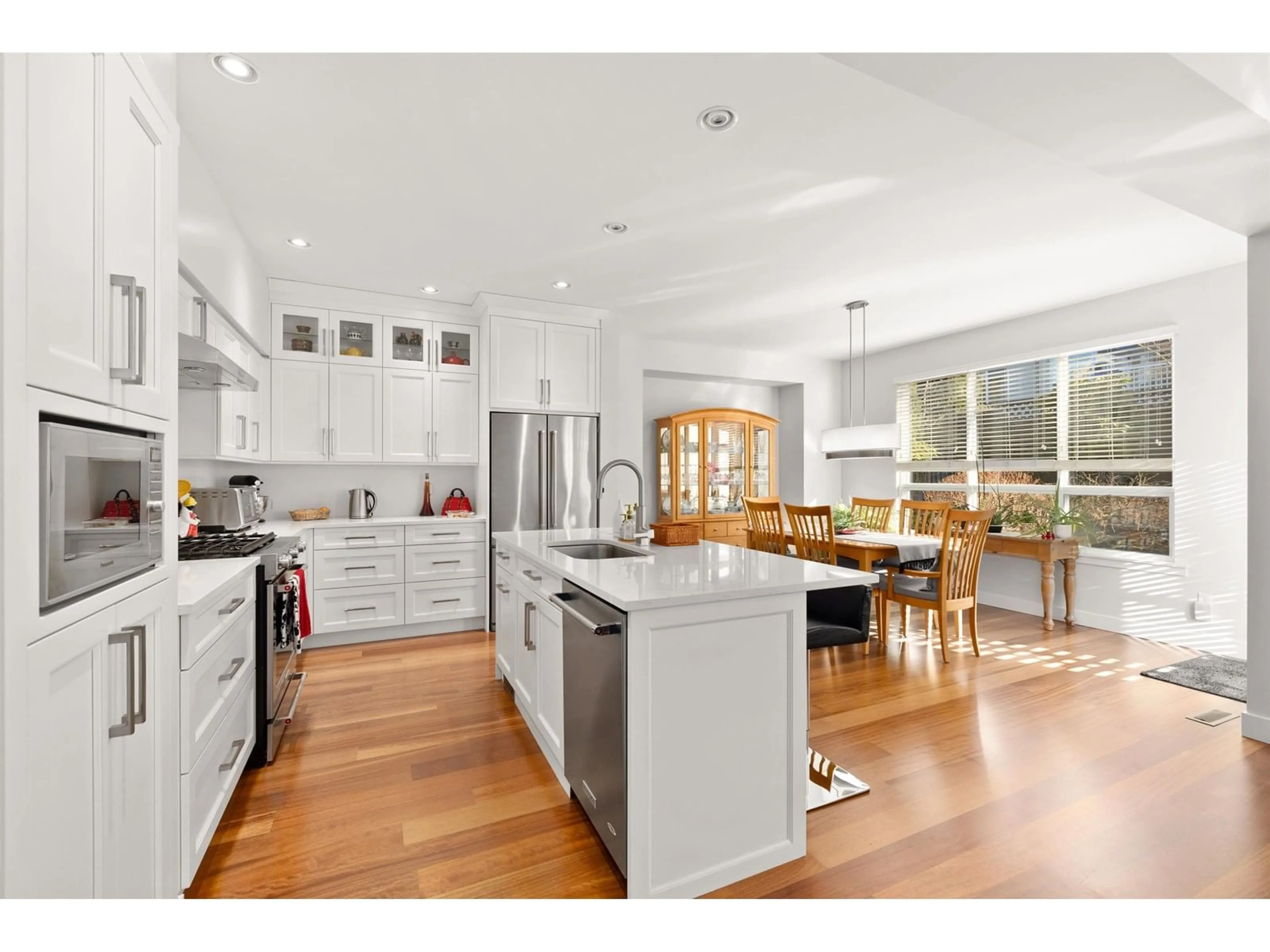 Open concept kitchen, unknown for 39 - 15288 36, Surrey British Columbia V3Z0S6