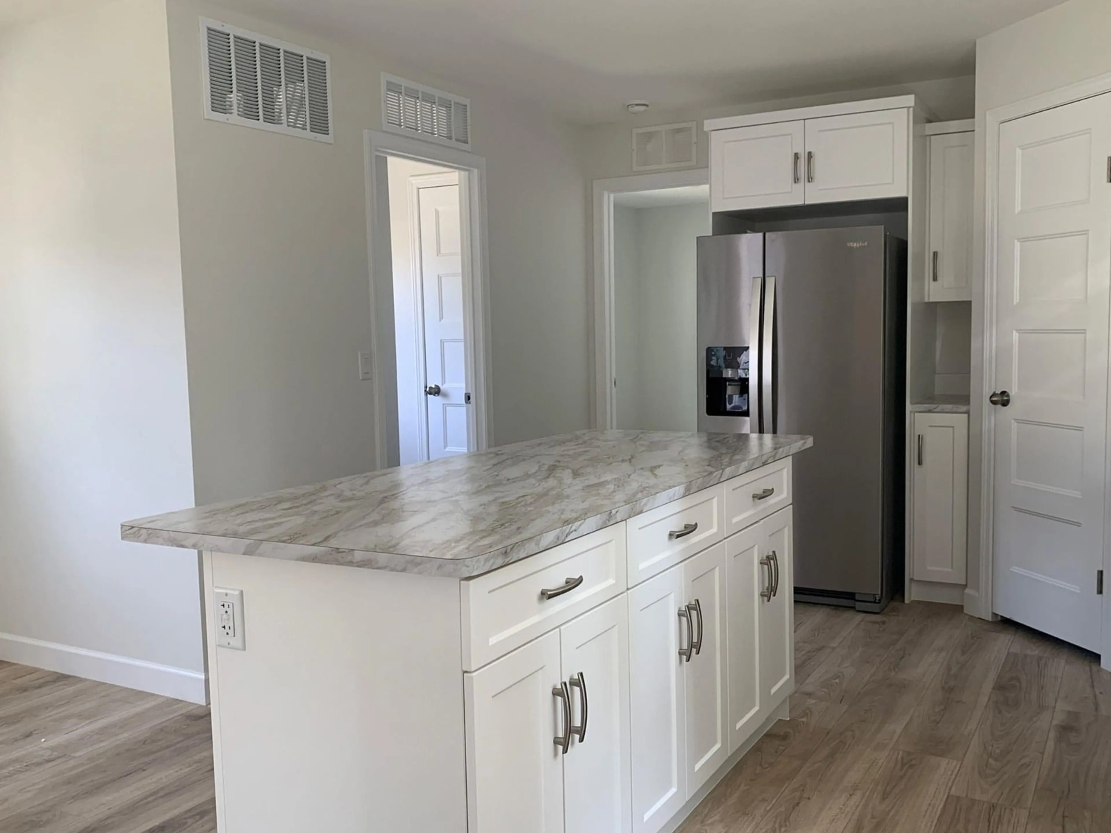 Open concept kitchen, unknown for 19 - 24330 FRASER, Langley British Columbia V2Z1N2