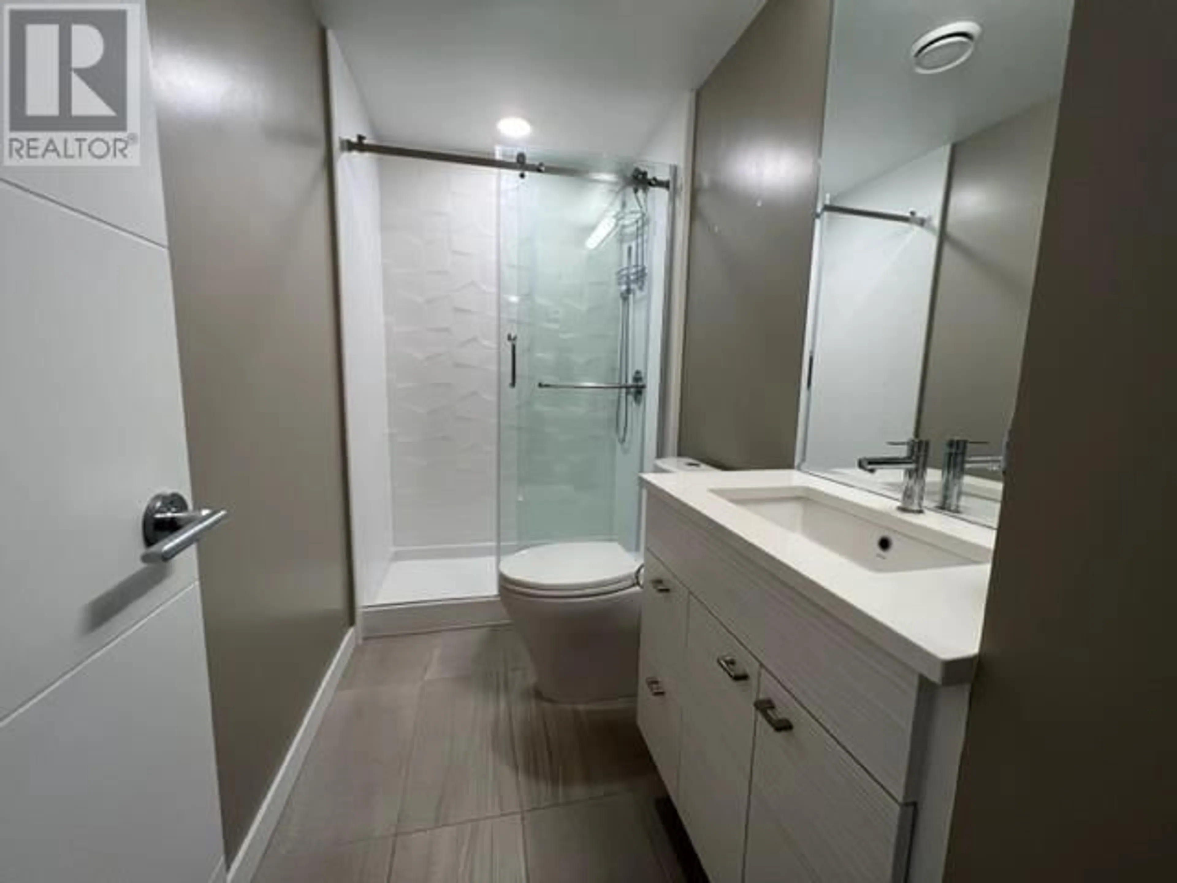 Standard bathroom, ceramic/tile floor for 310 - 38033 SECOND AVENUE, Squamish British Columbia V8B0C4