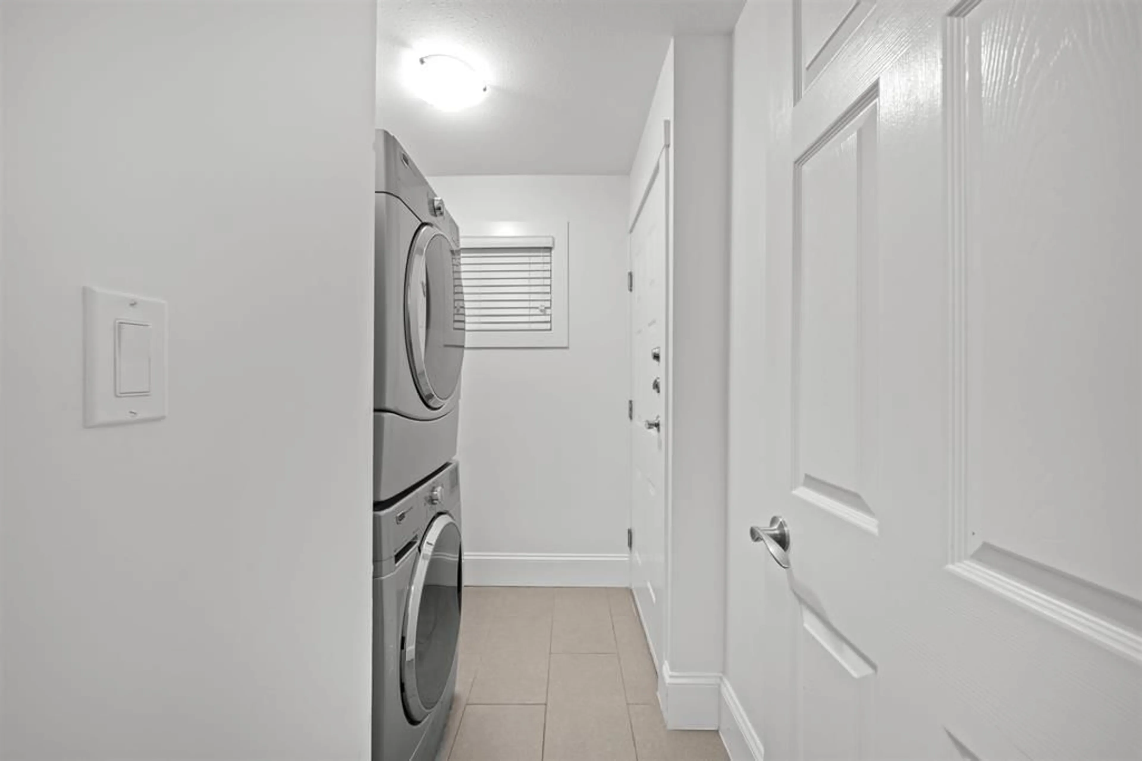Laundry room for 22109 OLD YALE, Langley British Columbia V2Z1A3