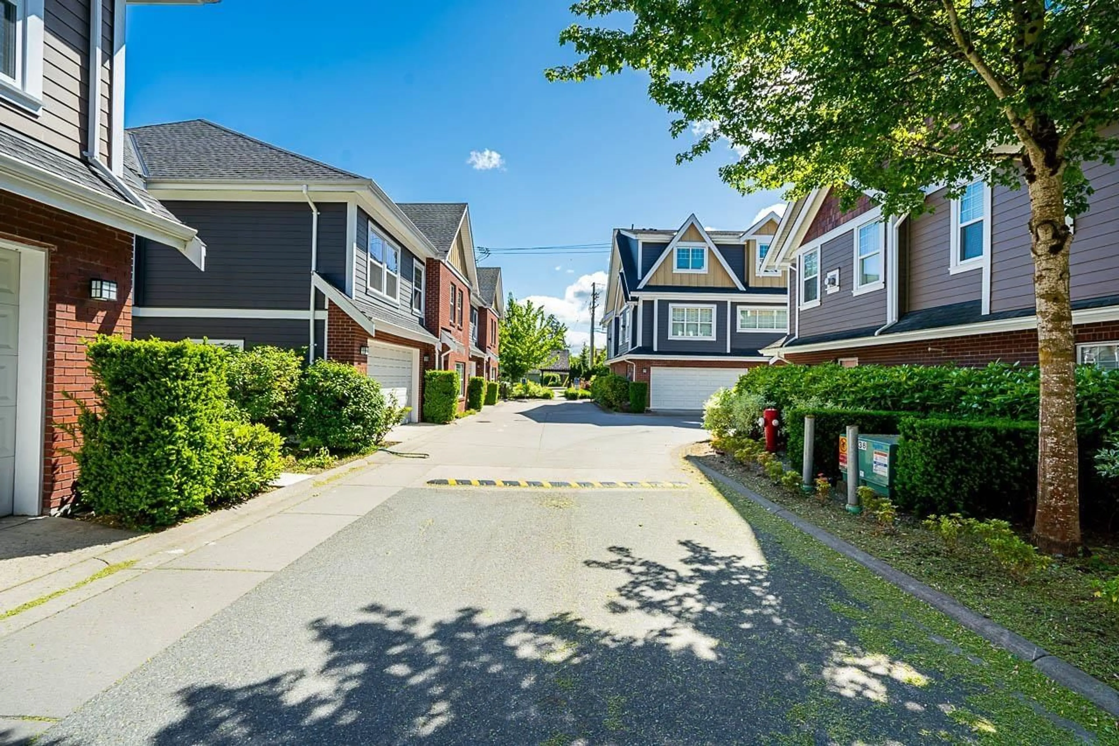 A pic from outside/outdoor area/front of a property/back of a property/a pic from drone, street for 7 - 15988 32, Surrey British Columbia V3Z2J4