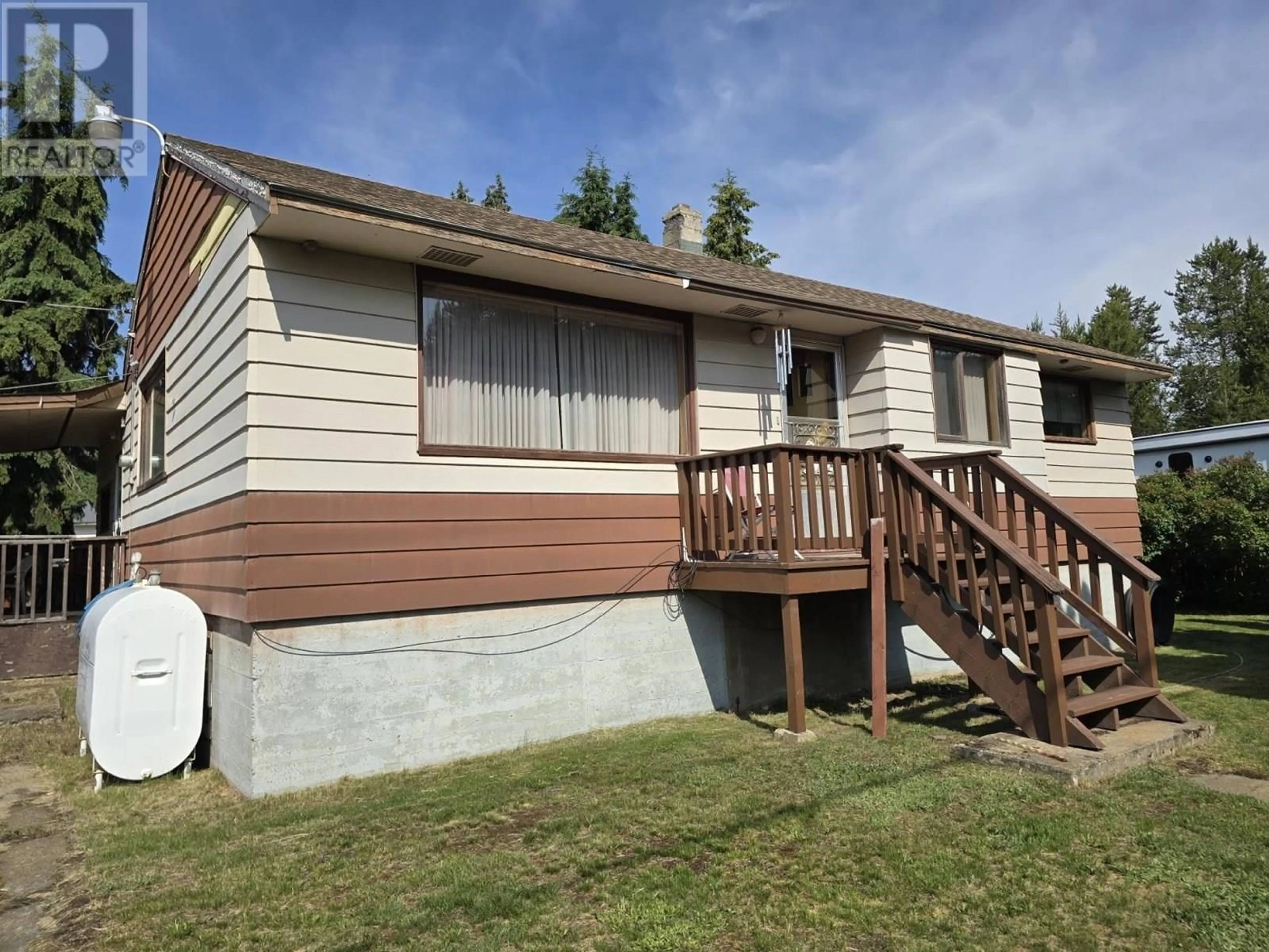 Home with vinyl exterior material, unknown for 1001 7TH AVENUE, Valemount British Columbia V0E2Z0