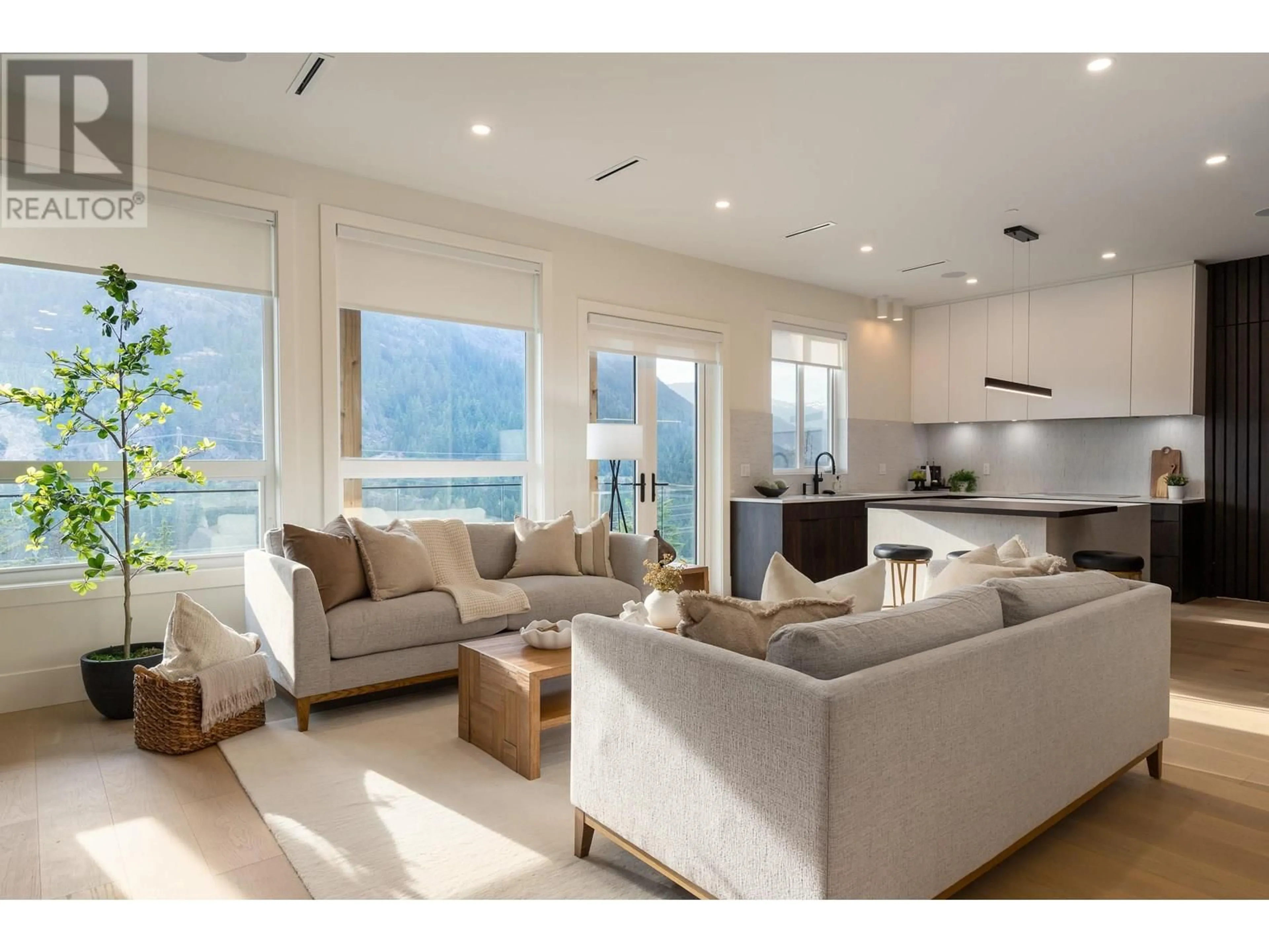 Living room with furniture, unknown for 9361 WEDGEMOUNT PLATEAU DRIVE, Whistler British Columbia V8E1M1