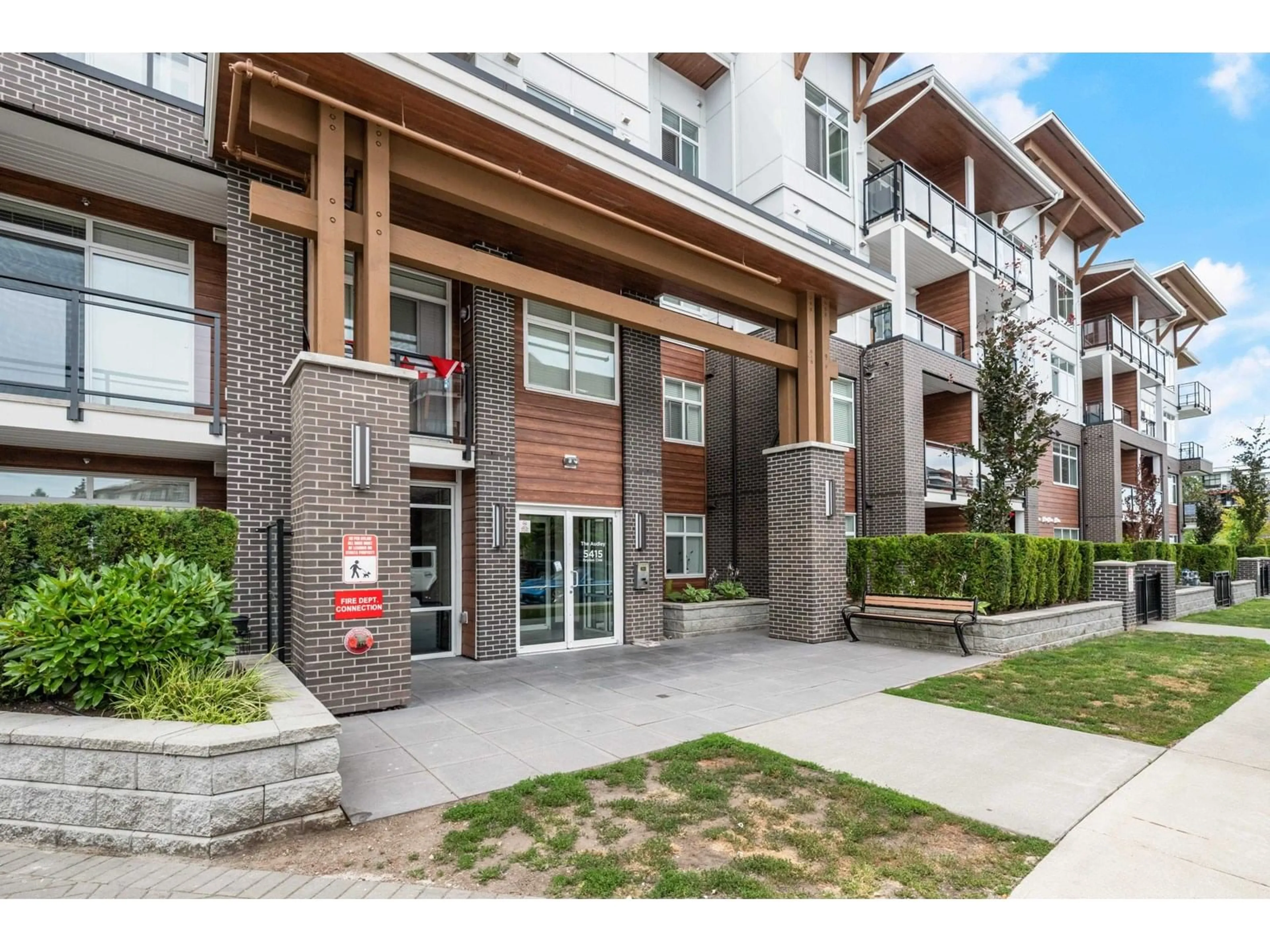 Unknown for 111 - 5415 BRYDON, Langley British Columbia V3A0N4