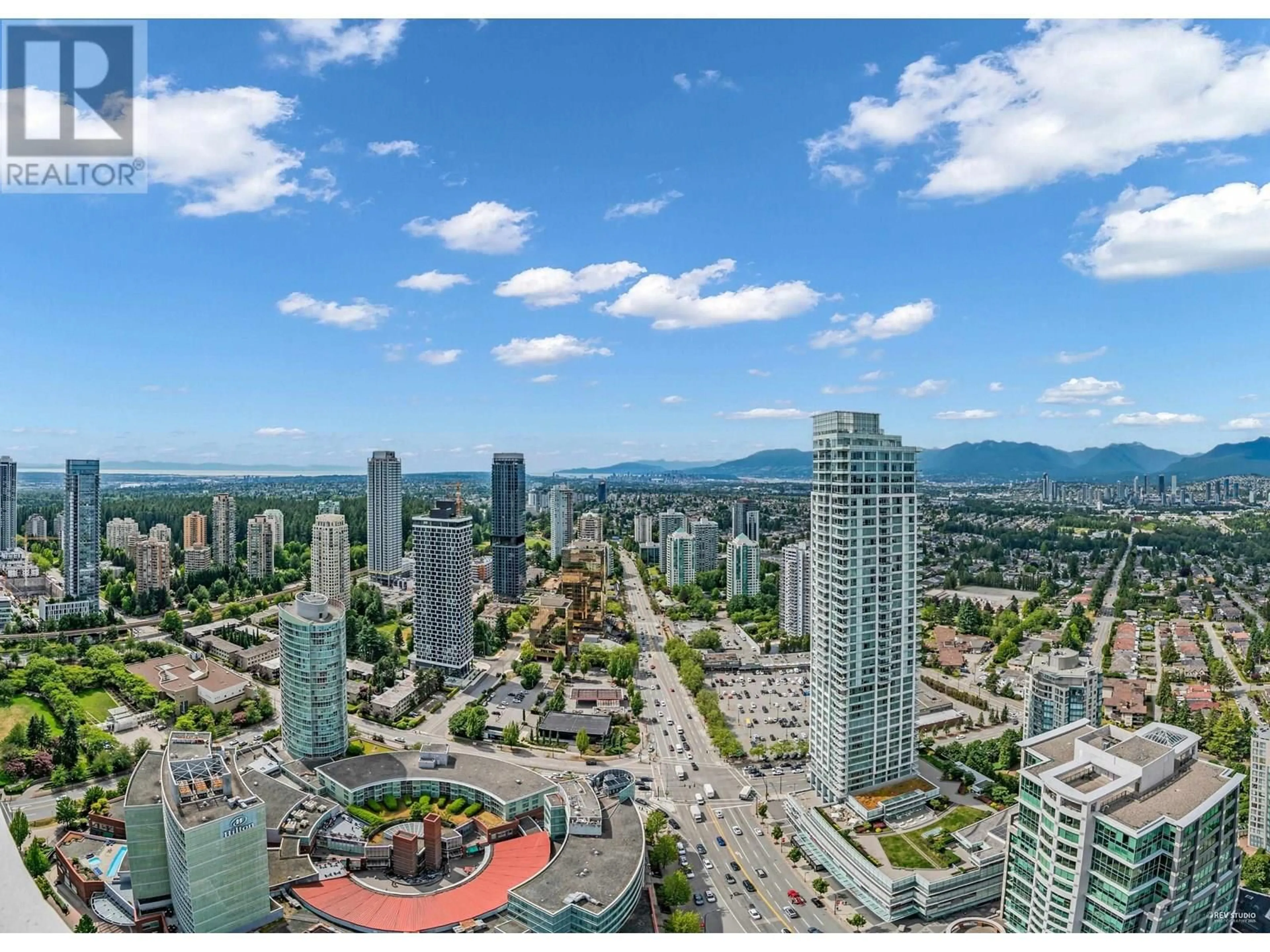 A pic from outside/outdoor area/front of a property/back of a property/a pic from drone, city buildings view from balcony for 4206 - 6000 MCKAY AVENUE, Burnaby British Columbia V5H0K2
