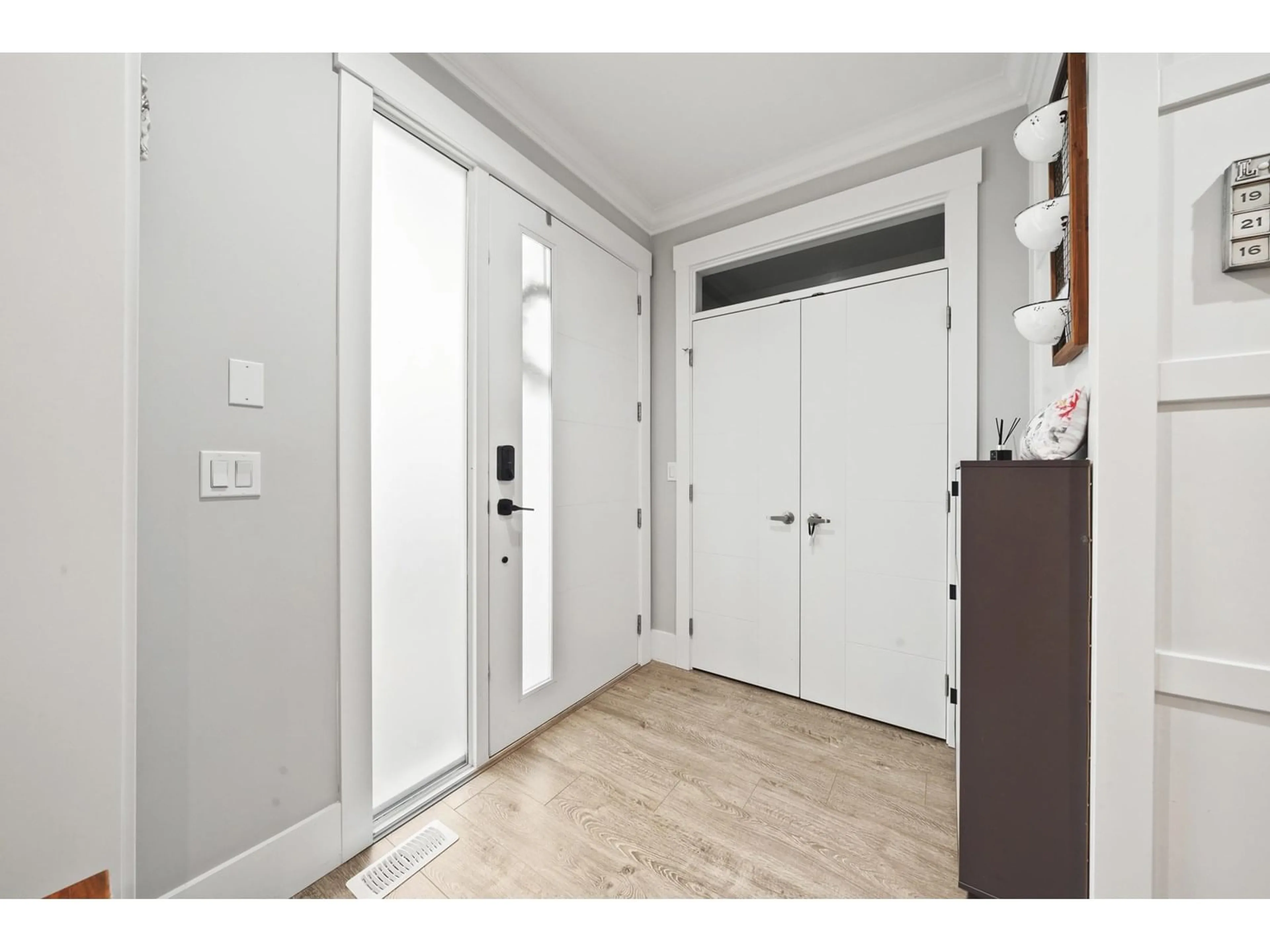Indoor entryway for 7702 211, Langley British Columbia V2Y0W5