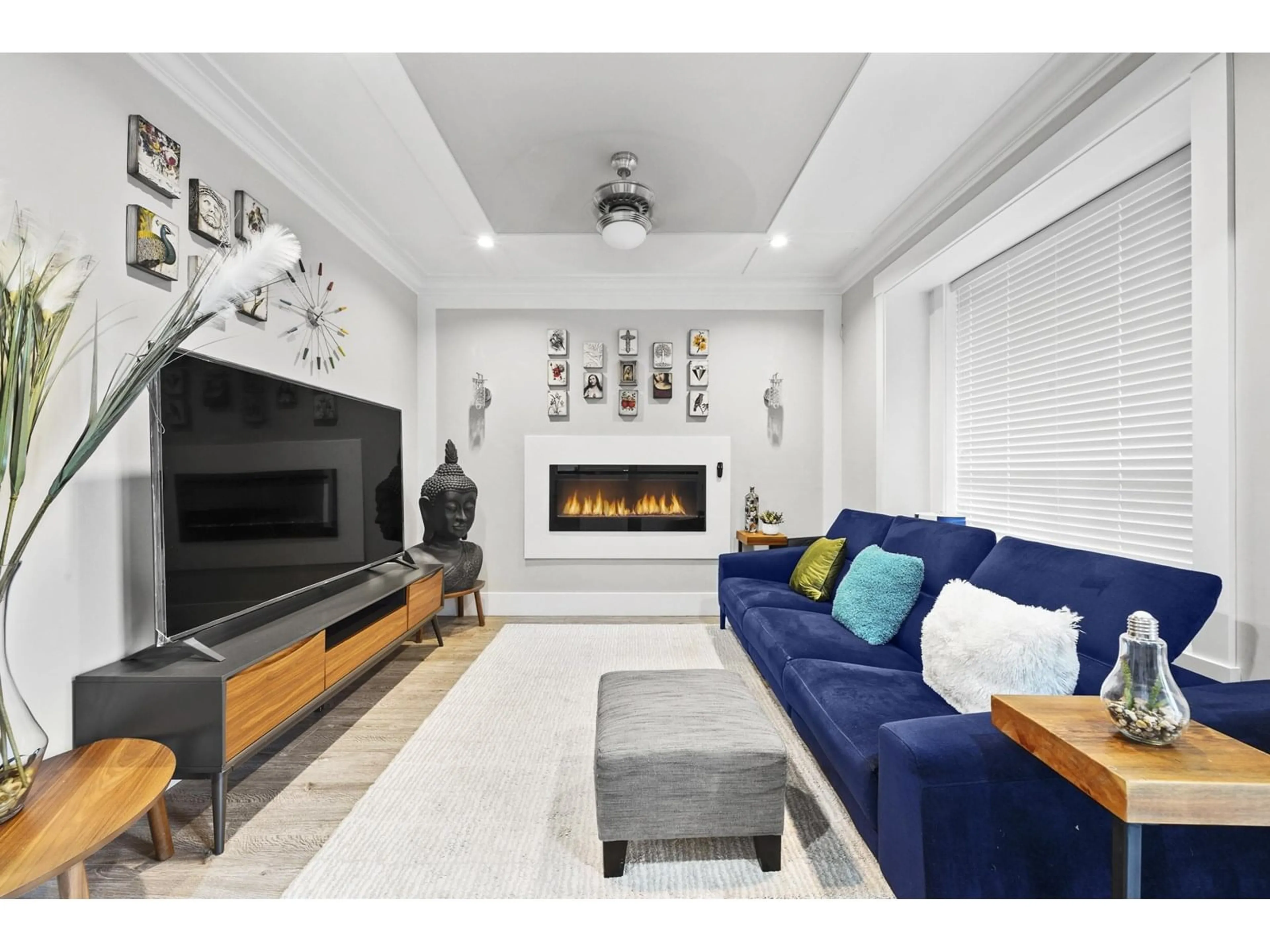 Living room with furniture, ceramic/tile floor for 7702 211, Langley British Columbia V2Y0W5