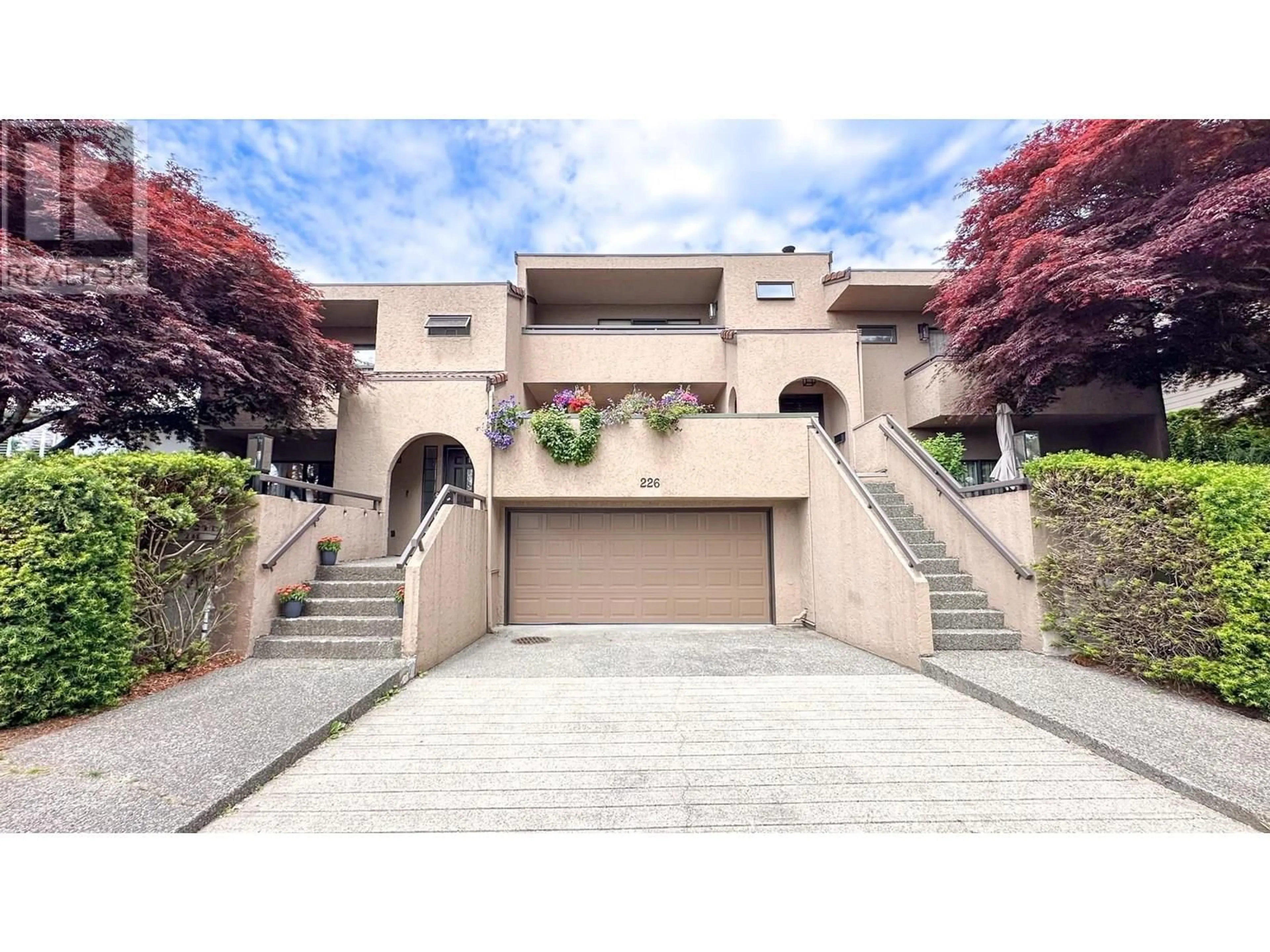 Unknown for 1 - 226 10 STREET, North Vancouver British Columbia V7L2E1