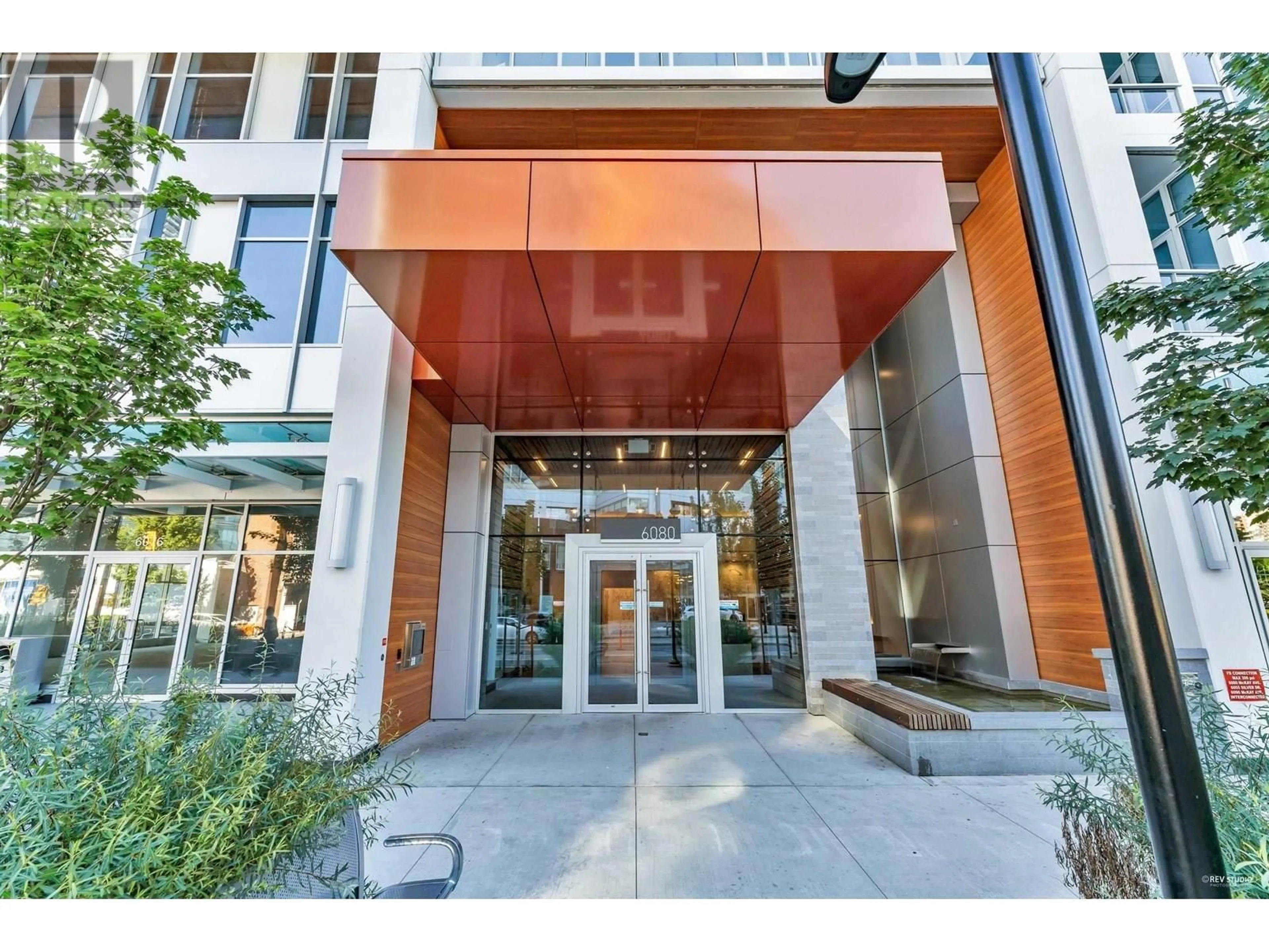 Indoor foyer for 308 - 6080 MCKAY AVENUE, Burnaby British Columbia V5H0J4
