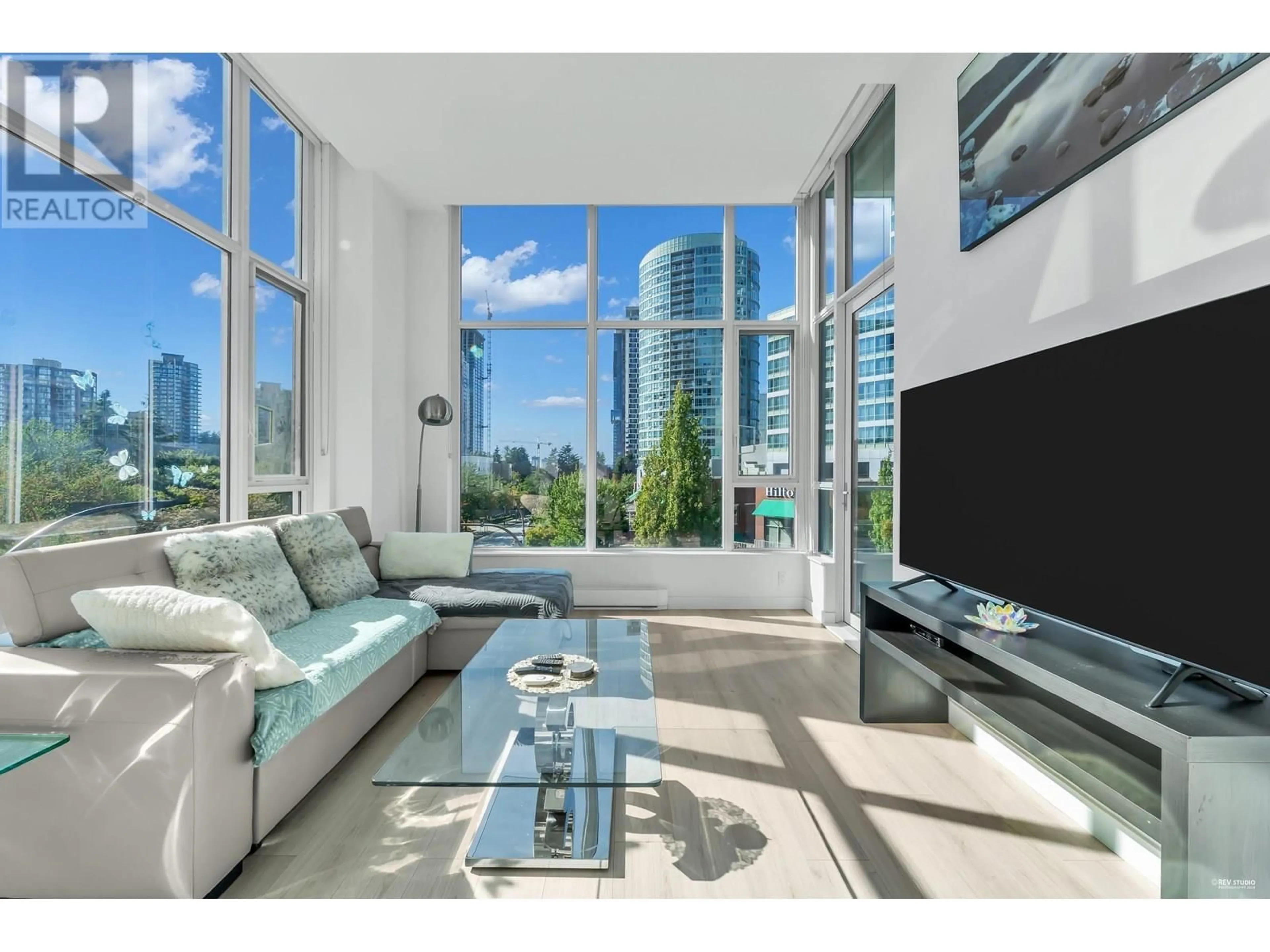 Living room with furniture, unknown for 308 - 6080 MCKAY AVENUE, Burnaby British Columbia V5H0J4