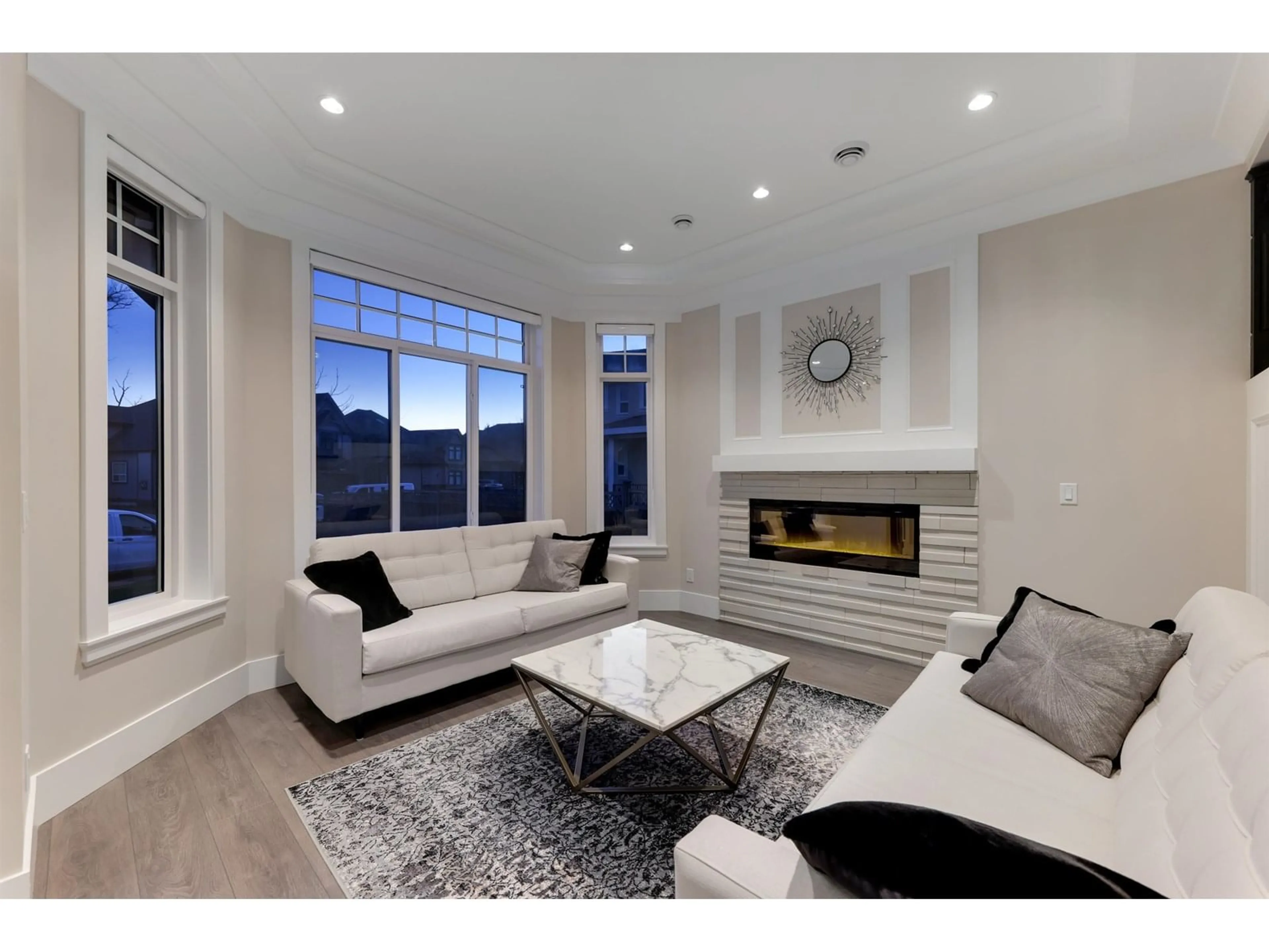 Living room with furniture, unknown for 15661 76A, Surrey British Columbia V3S3P9