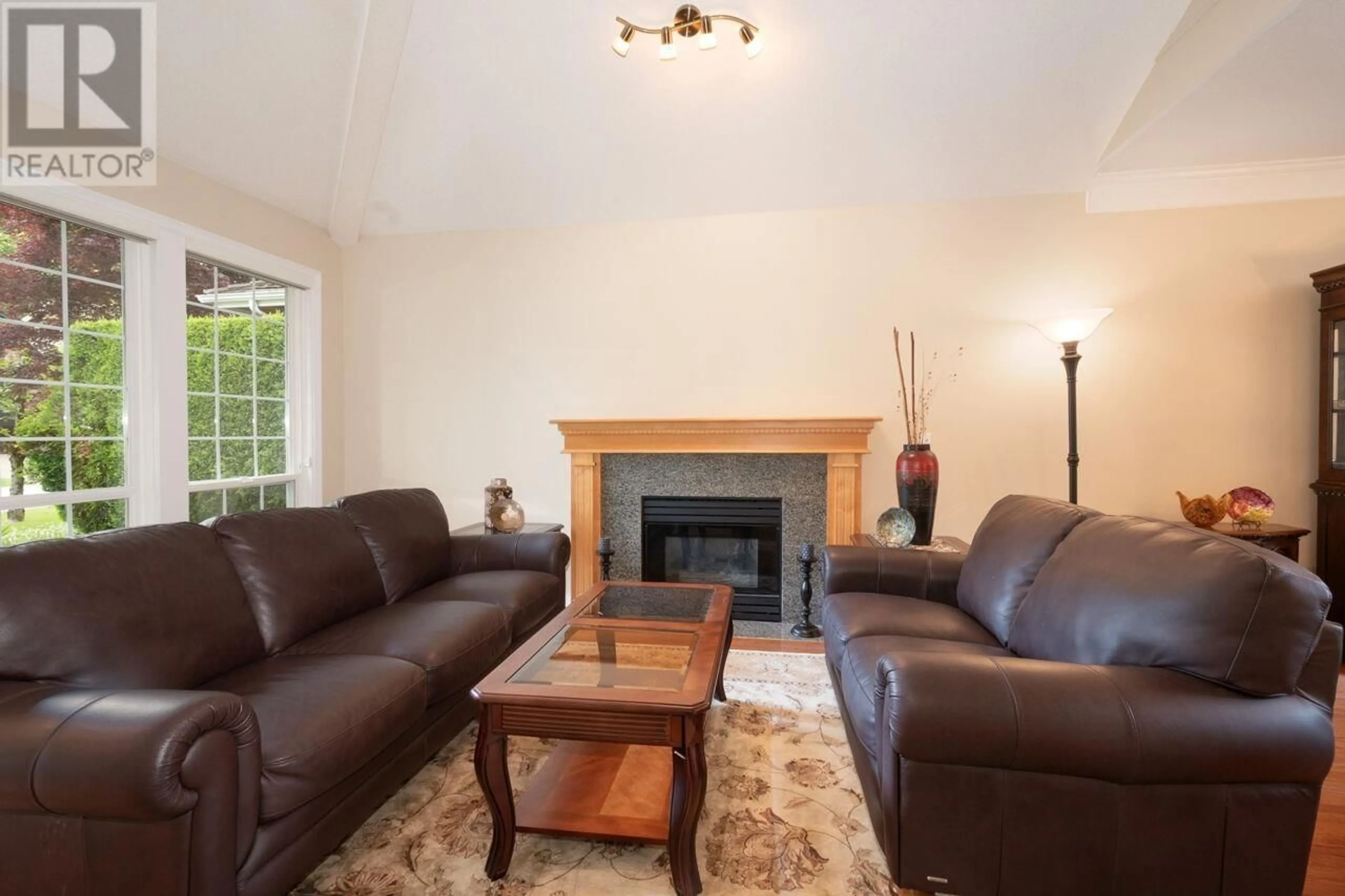 Living room with furniture, wood/laminate floor for 1273 ELDON ROAD, North Vancouver British Columbia V7R1T5
