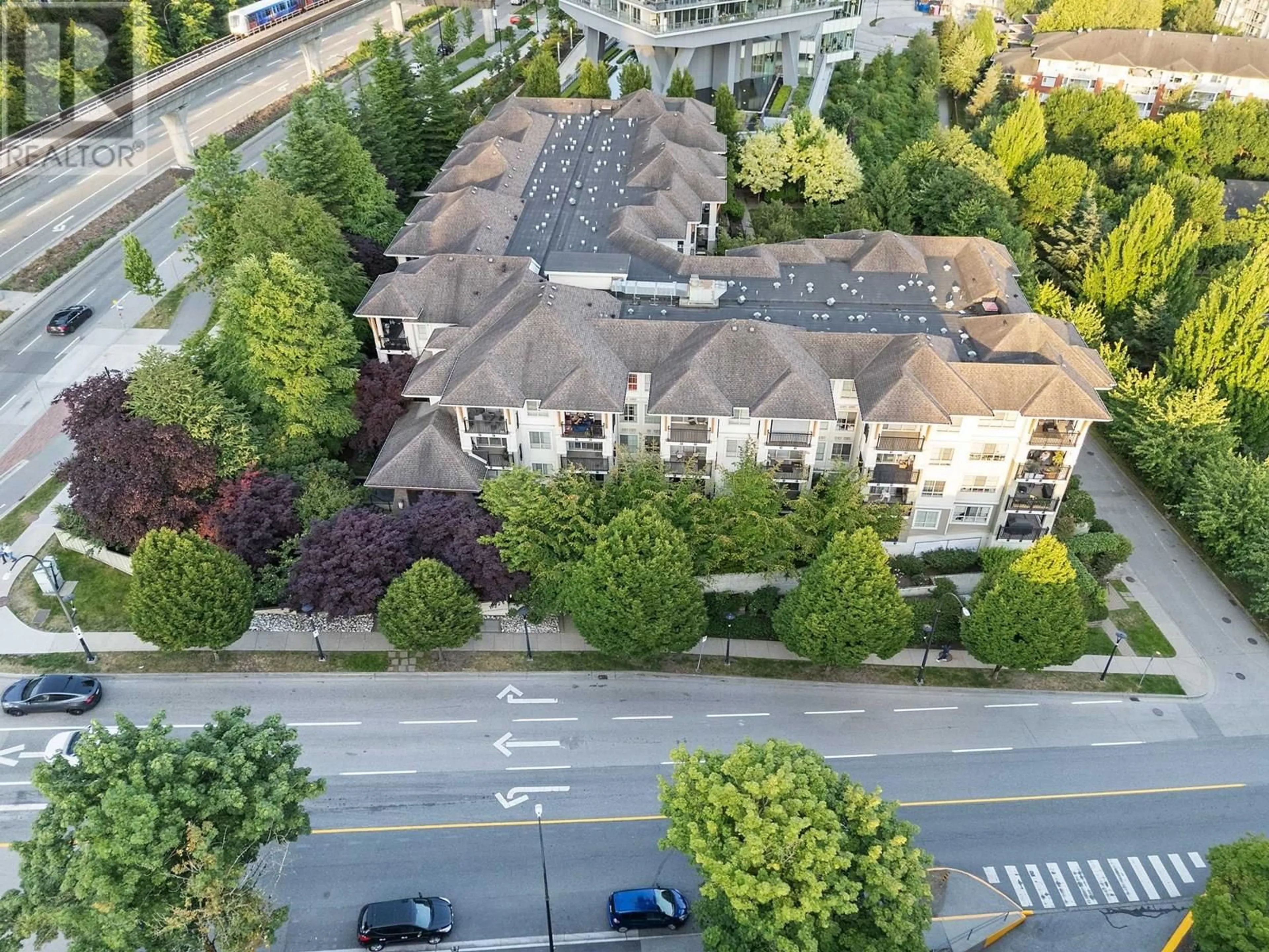 A pic from outside/outdoor area/front of a property/back of a property/a pic from drone, city buildings view from balcony for 111 - 2088 BETA AVENUE, Burnaby British Columbia V5C0C8