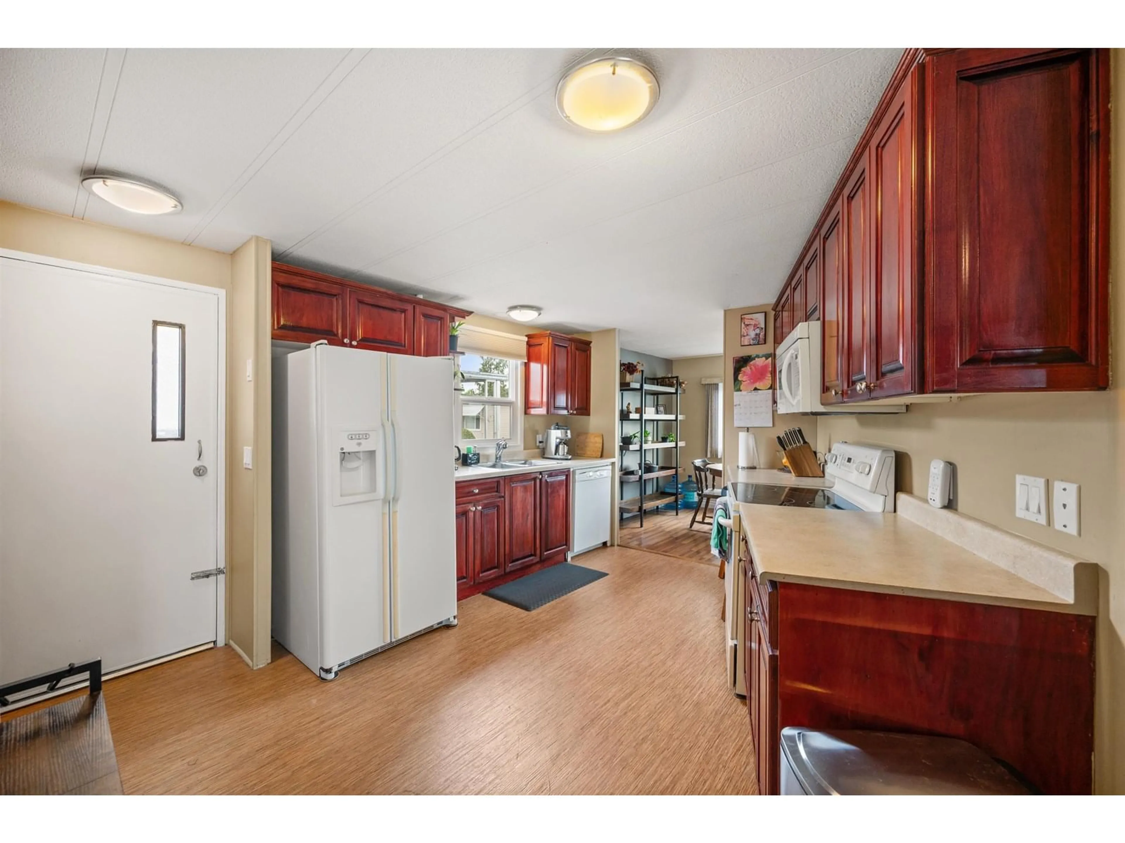 Standard kitchen, ceramic/tile floor for 22 - 8254 134, Surrey British Columbia V3W6M2