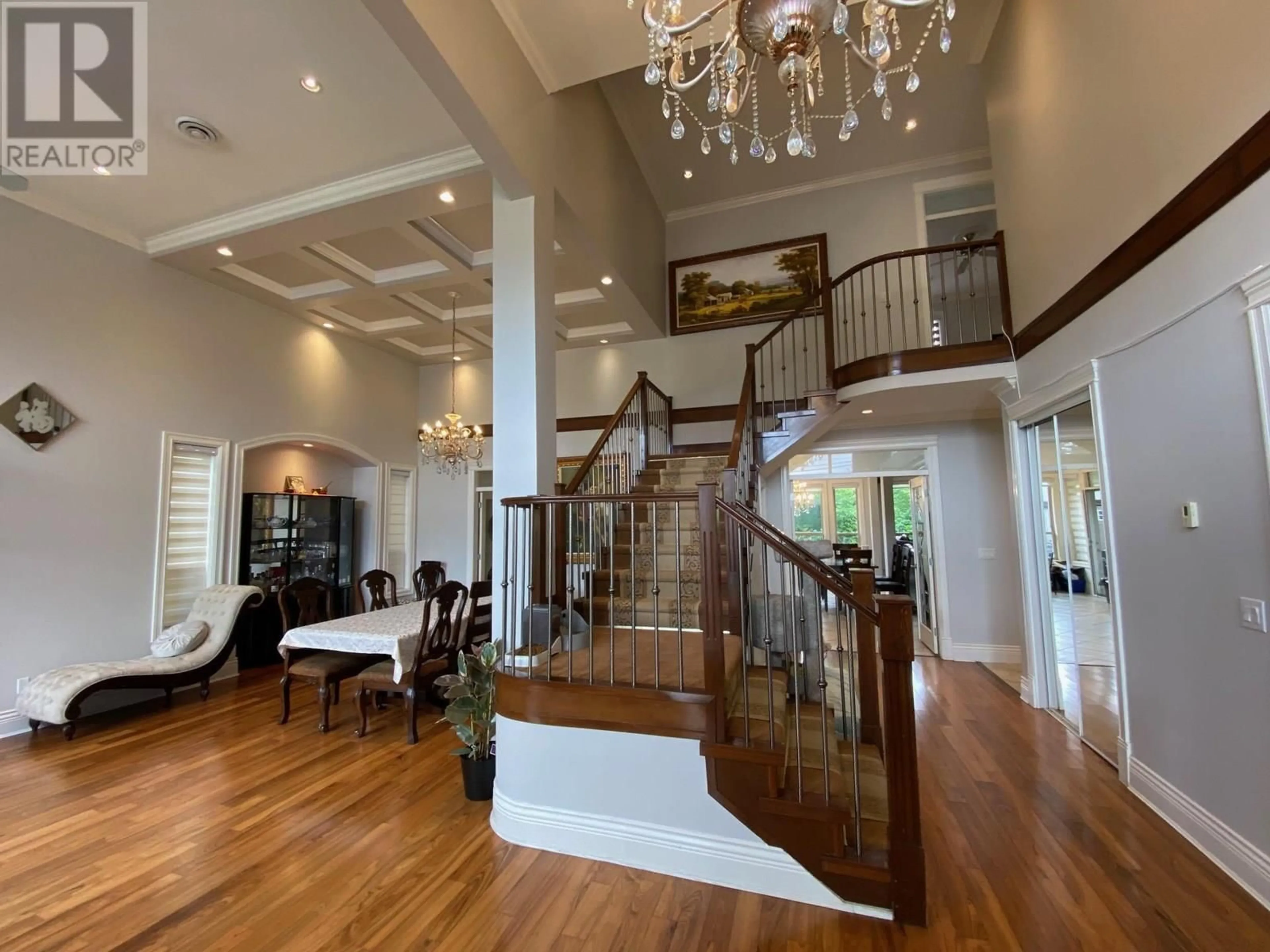 Indoor foyer for 4680 GRANVILLE AVENUE, Richmond British Columbia V7C1E4