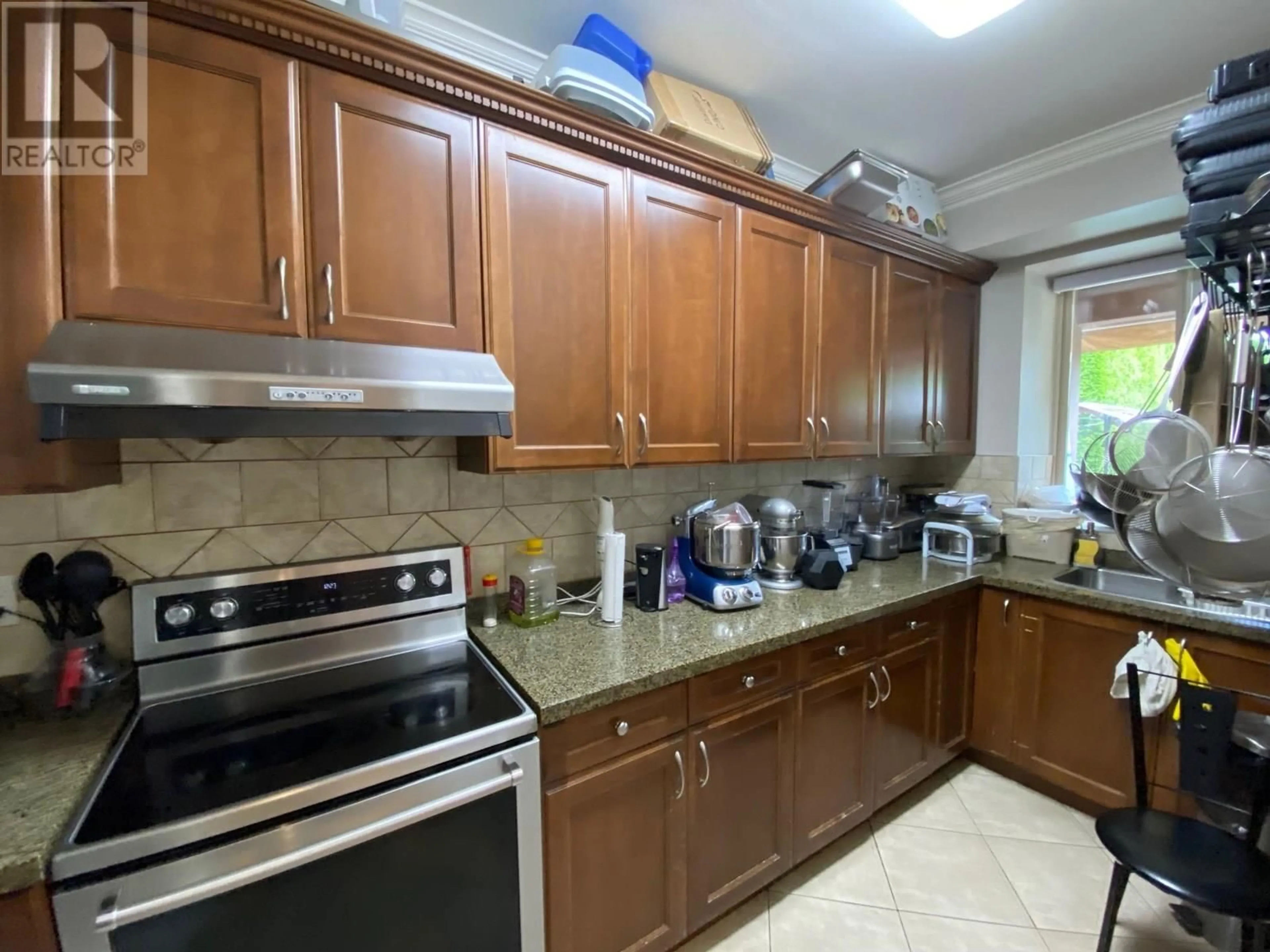 Standard kitchen, unknown for 4680 GRANVILLE AVENUE, Richmond British Columbia V7C1E4