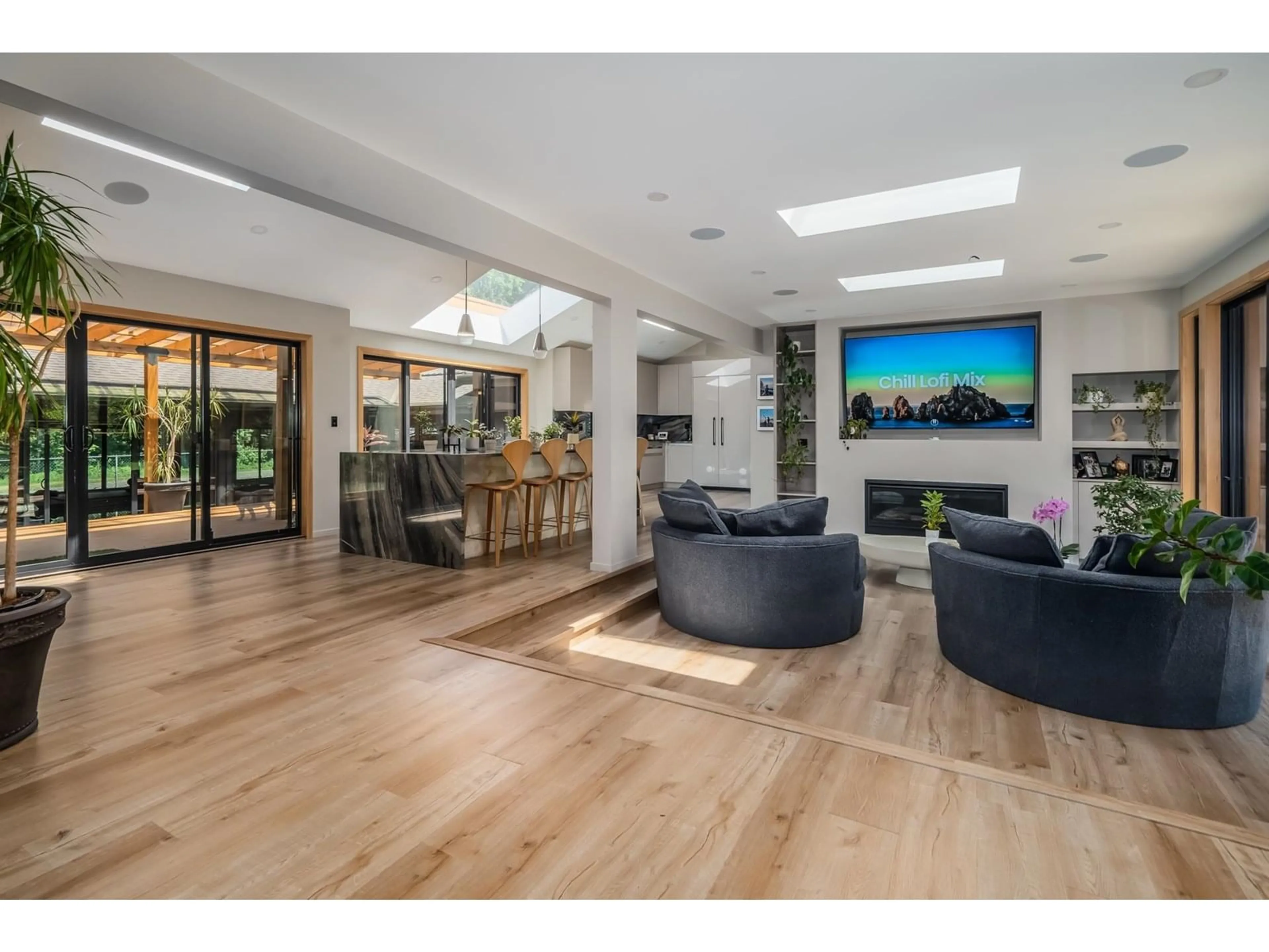 Unknown for 24937 ROBERTSON, Langley British Columbia V4W1W7