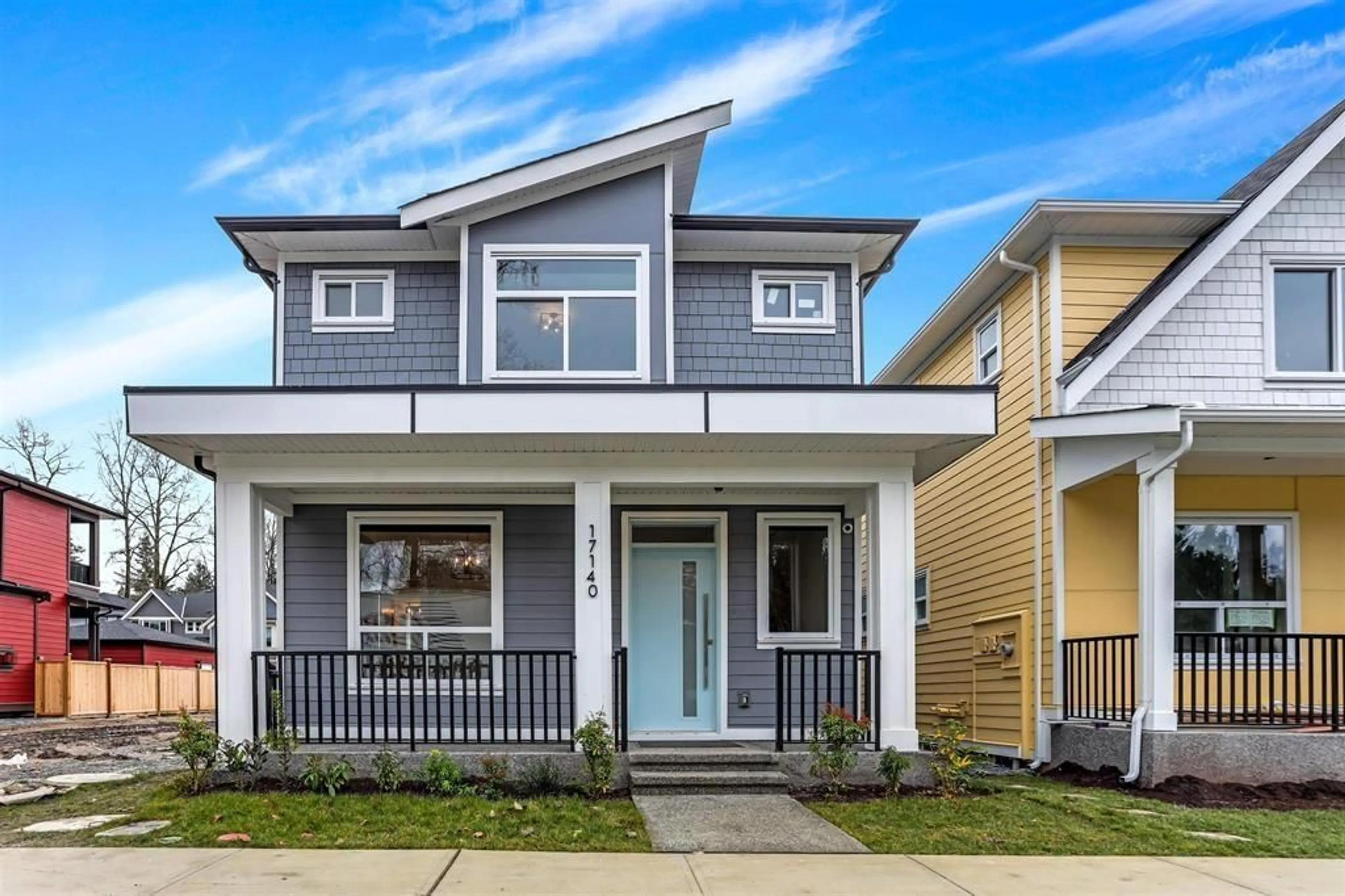 Home with vinyl exterior material, street for 17140 1, Surrey British Columbia V3Z9R2
