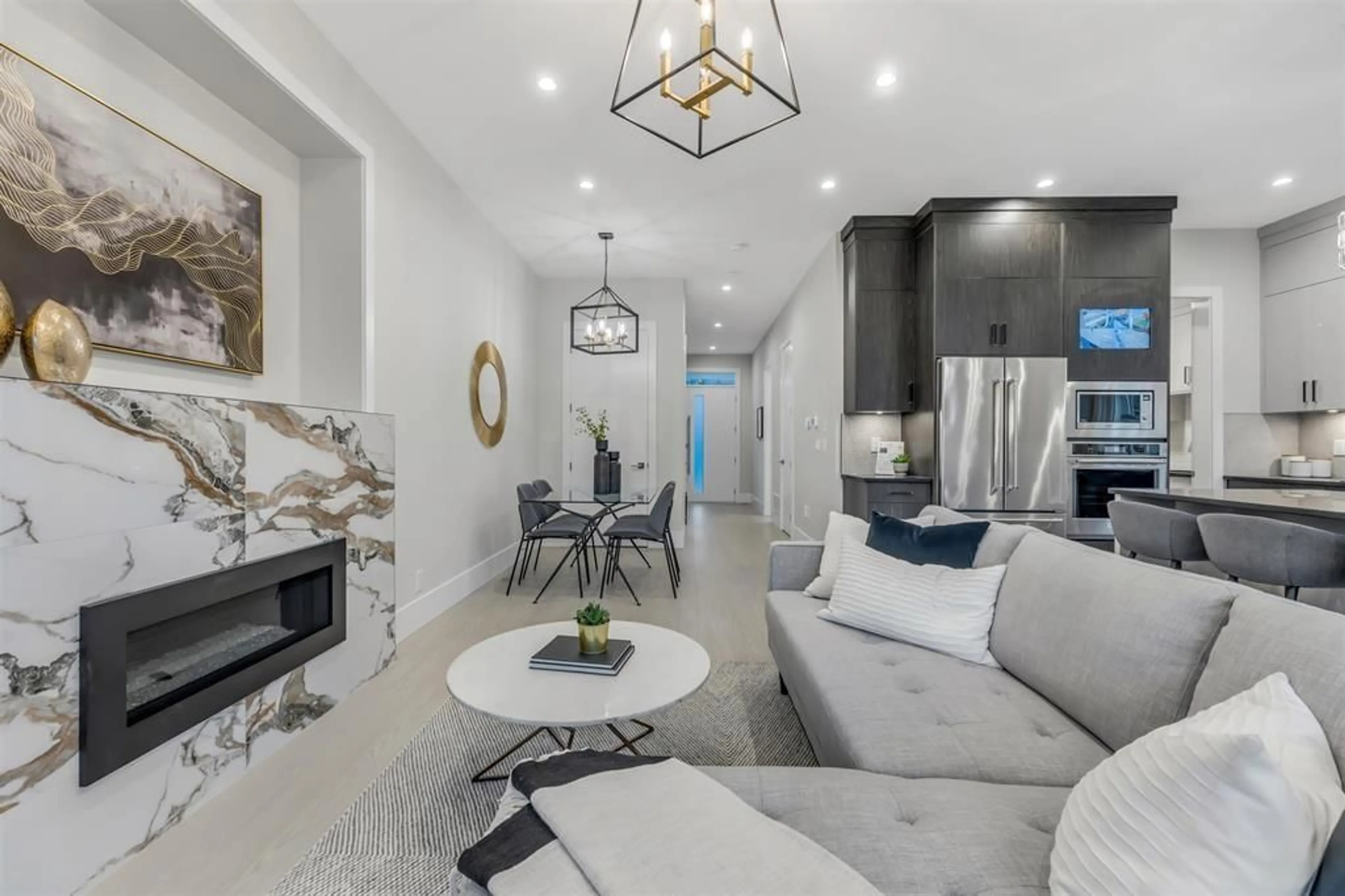 Living room with furniture, ceramic/tile floor for 17140 1, Surrey British Columbia V3Z9R2