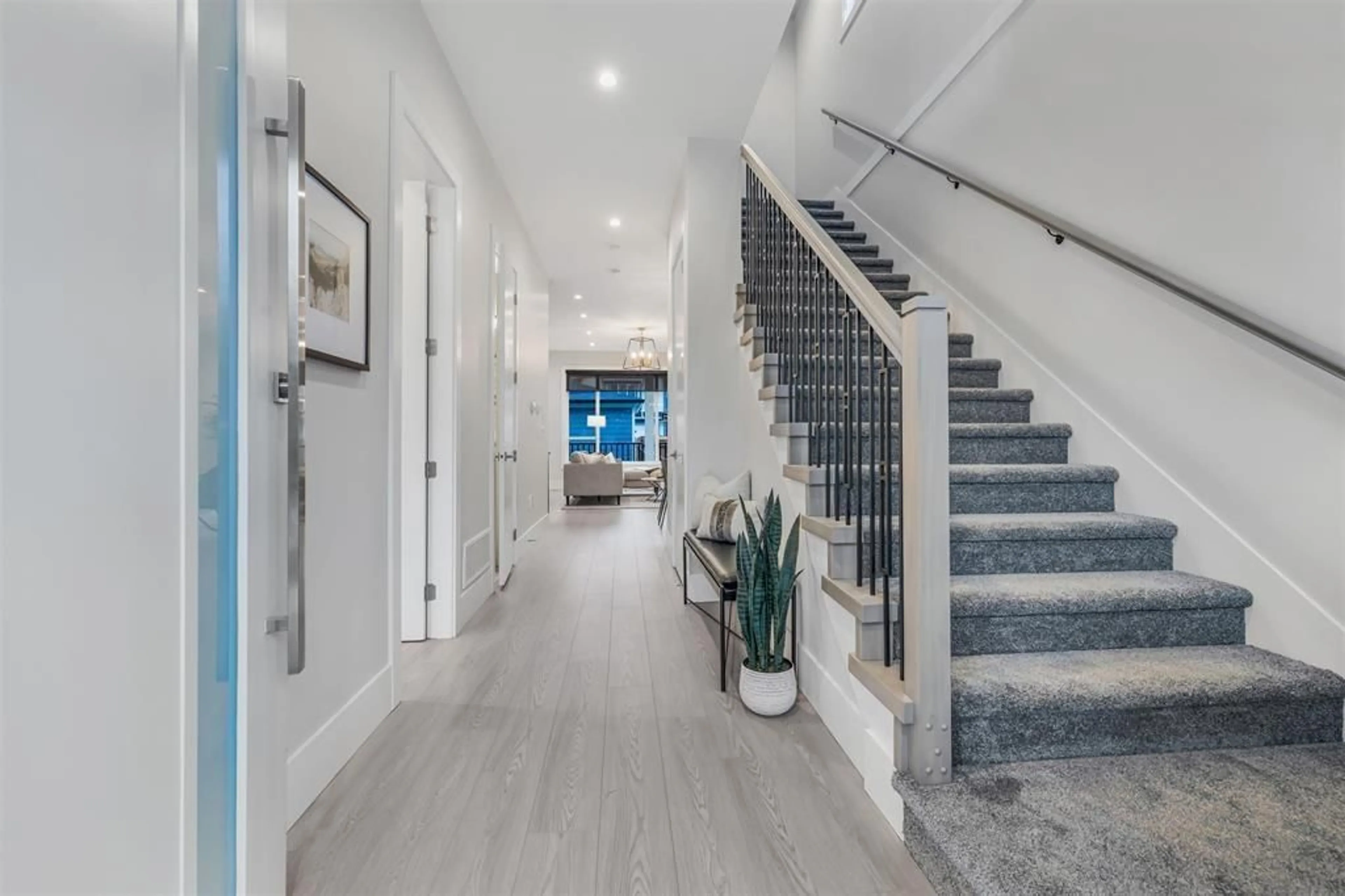 Indoor entryway for 17140 1, Surrey British Columbia V3Z9R2