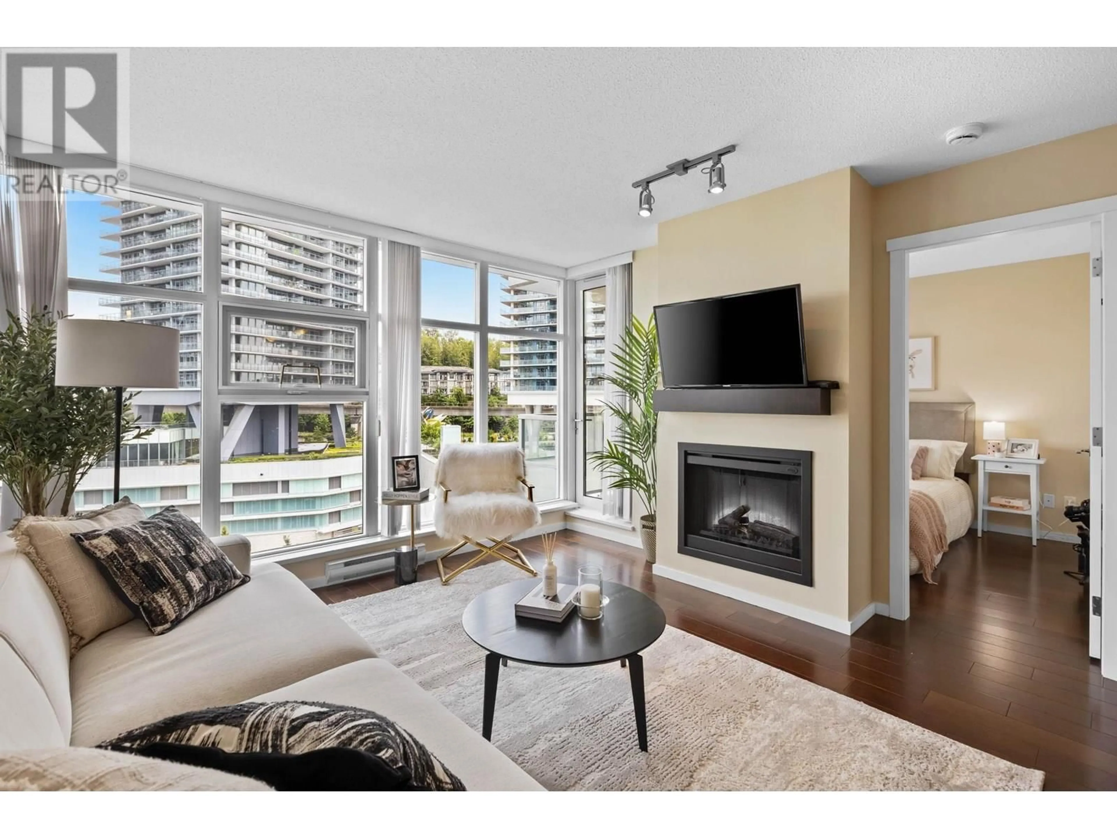 Living room with furniture, unknown for 1102 - 2289 YUKON CRESCENT, Burnaby British Columbia V5C0B2