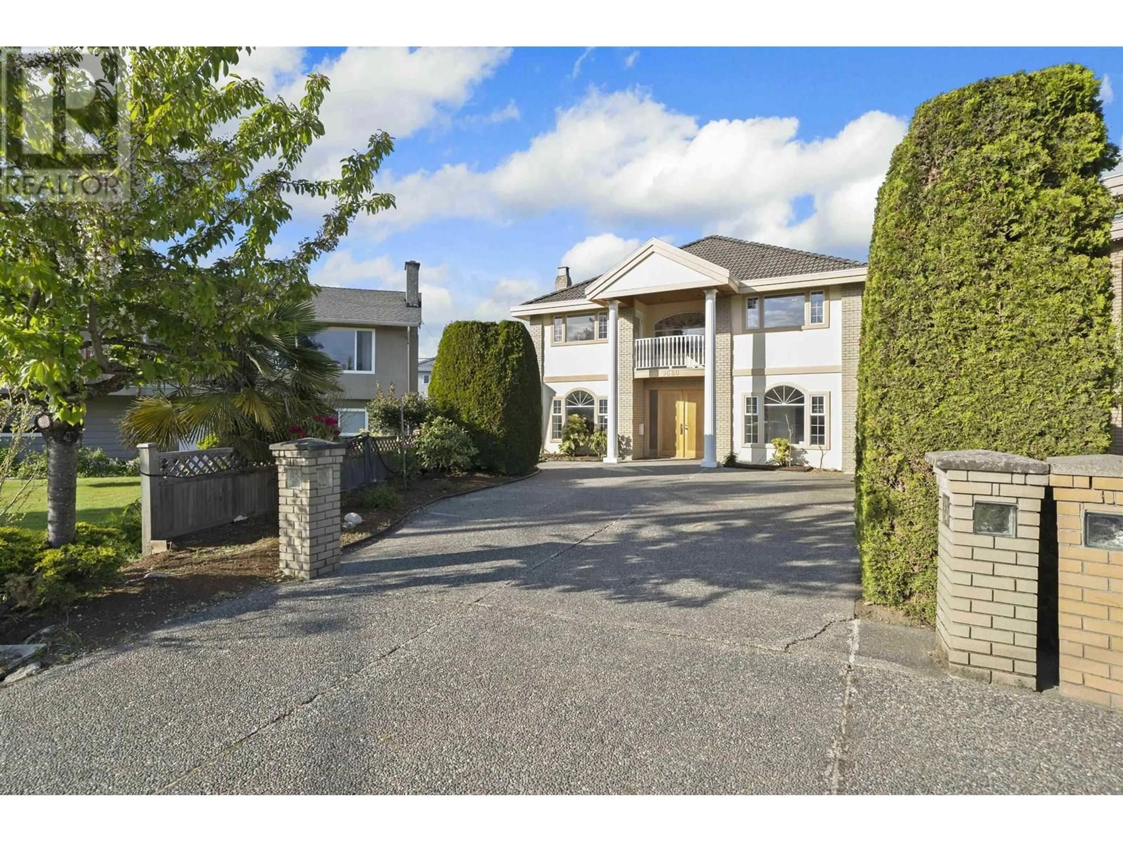 A pic from outside/outdoor area/front of a property/back of a property/a pic from drone, street for 9680 GILHURST CRESCENT, Richmond British Columbia V7A1P2