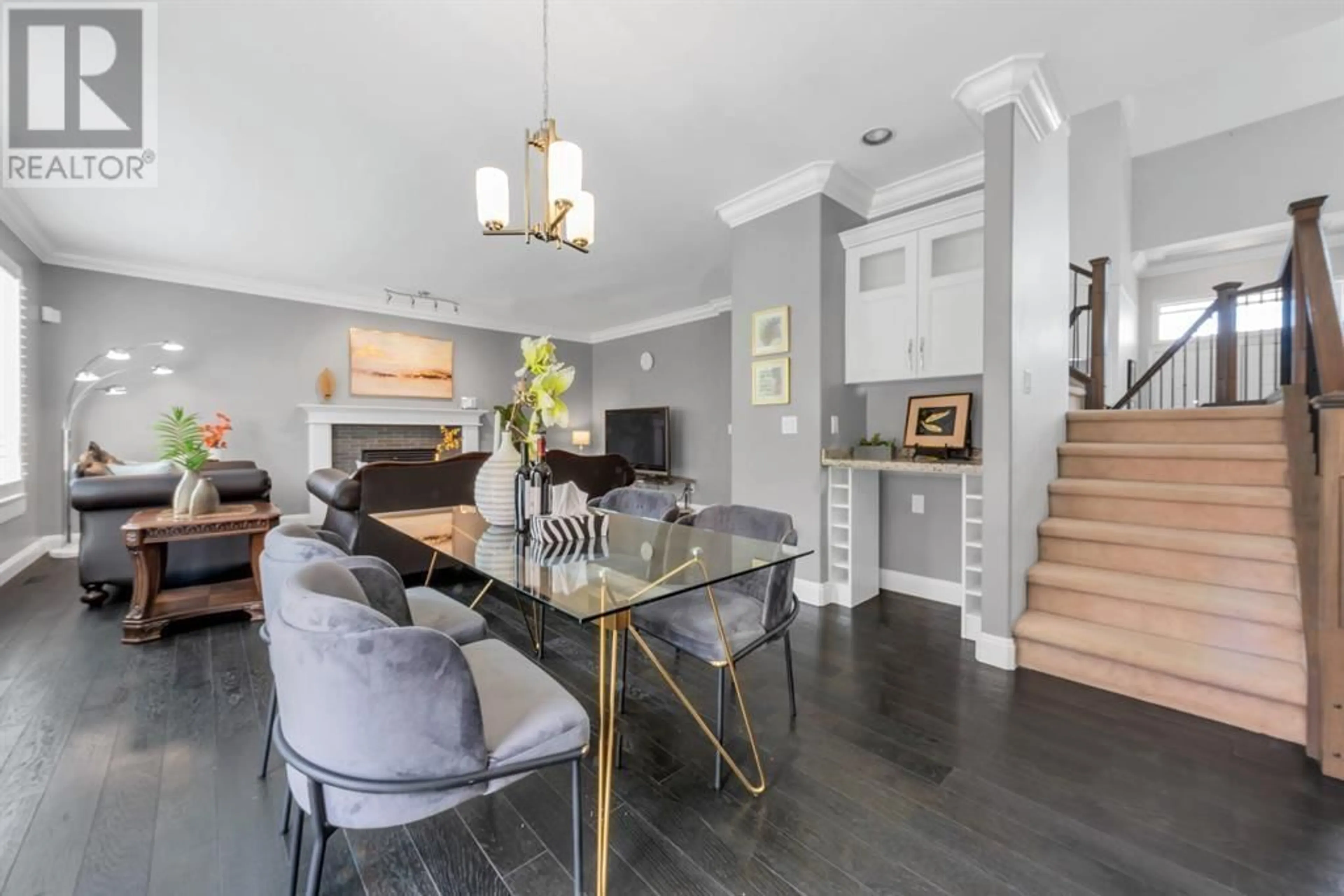 Dining room, wood/laminate floor for 10 CEDARWOOD COURT, Port Moody British Columbia V3H4W2