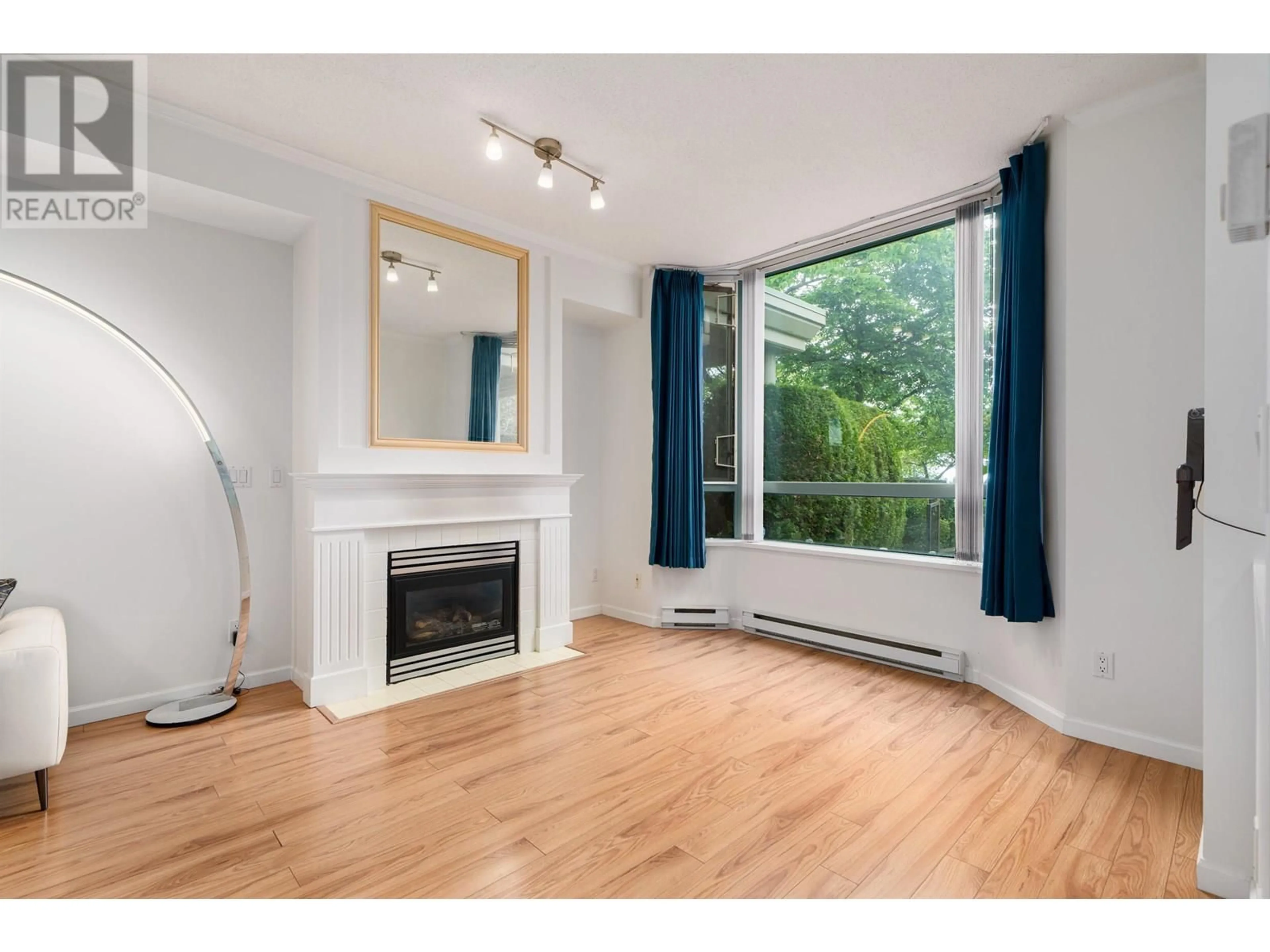 A pic of a room for 10 - 6611 SOUTHOAKS CRESCENT, Burnaby British Columbia V5E4L5