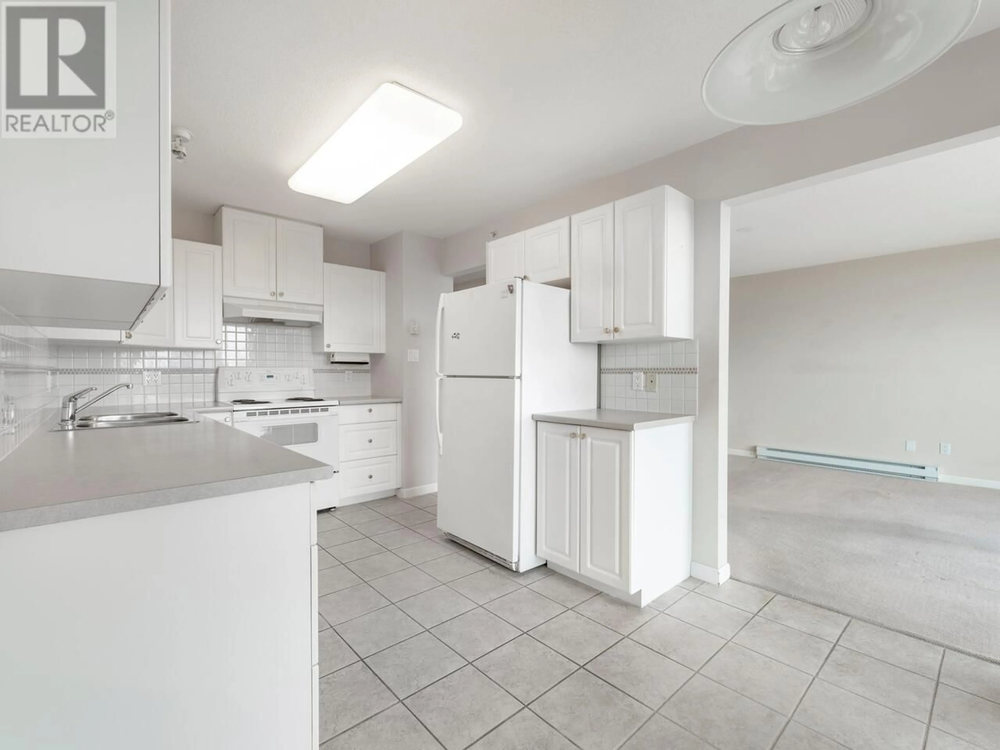 Standard kitchen, ceramic/tile floor for 1504 - 612 SIXTH STREET, New Westminster British Columbia V3L5V2