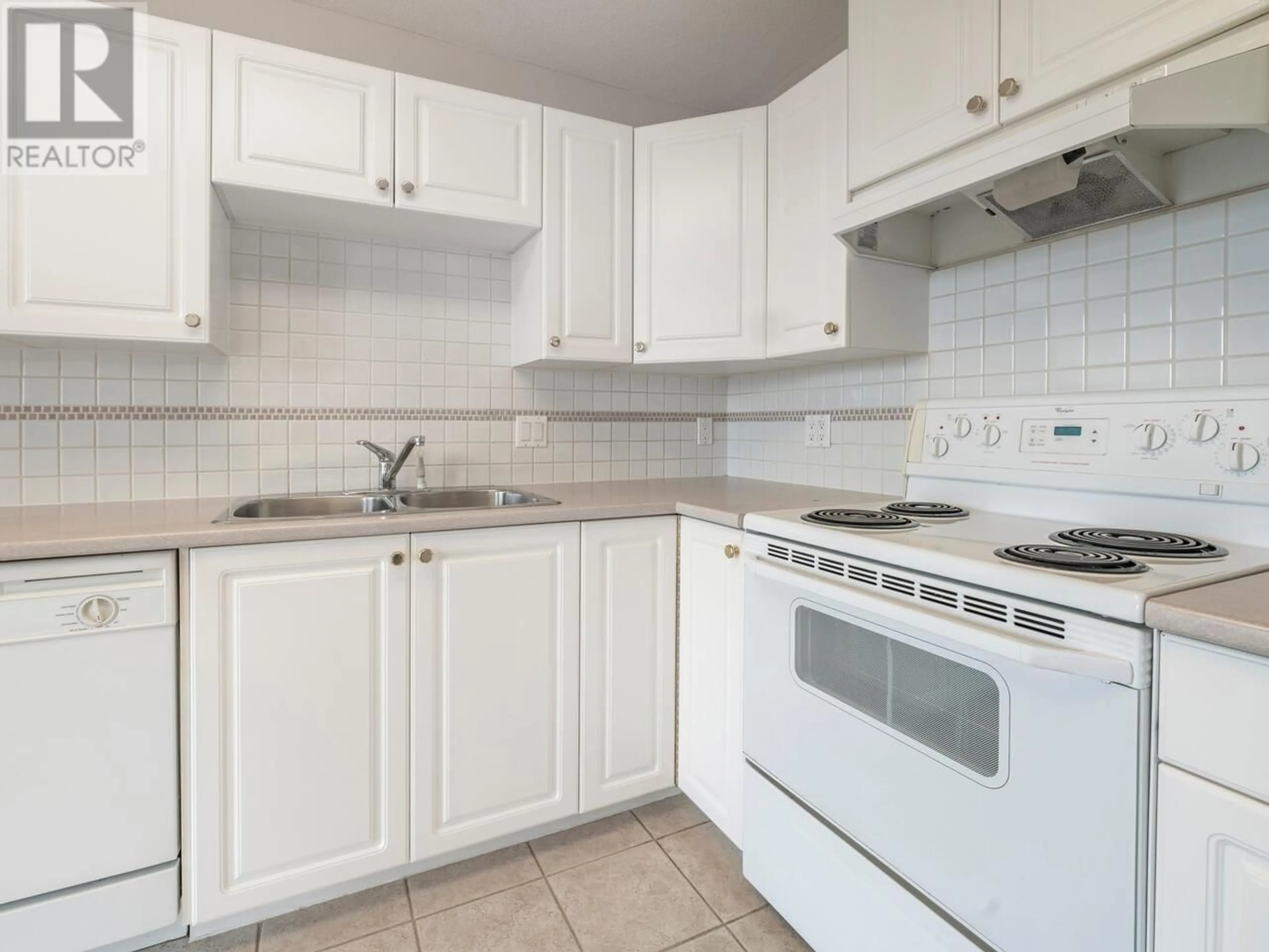 Standard kitchen, unknown for 1504 - 612 SIXTH STREET, New Westminster British Columbia V3L5V2