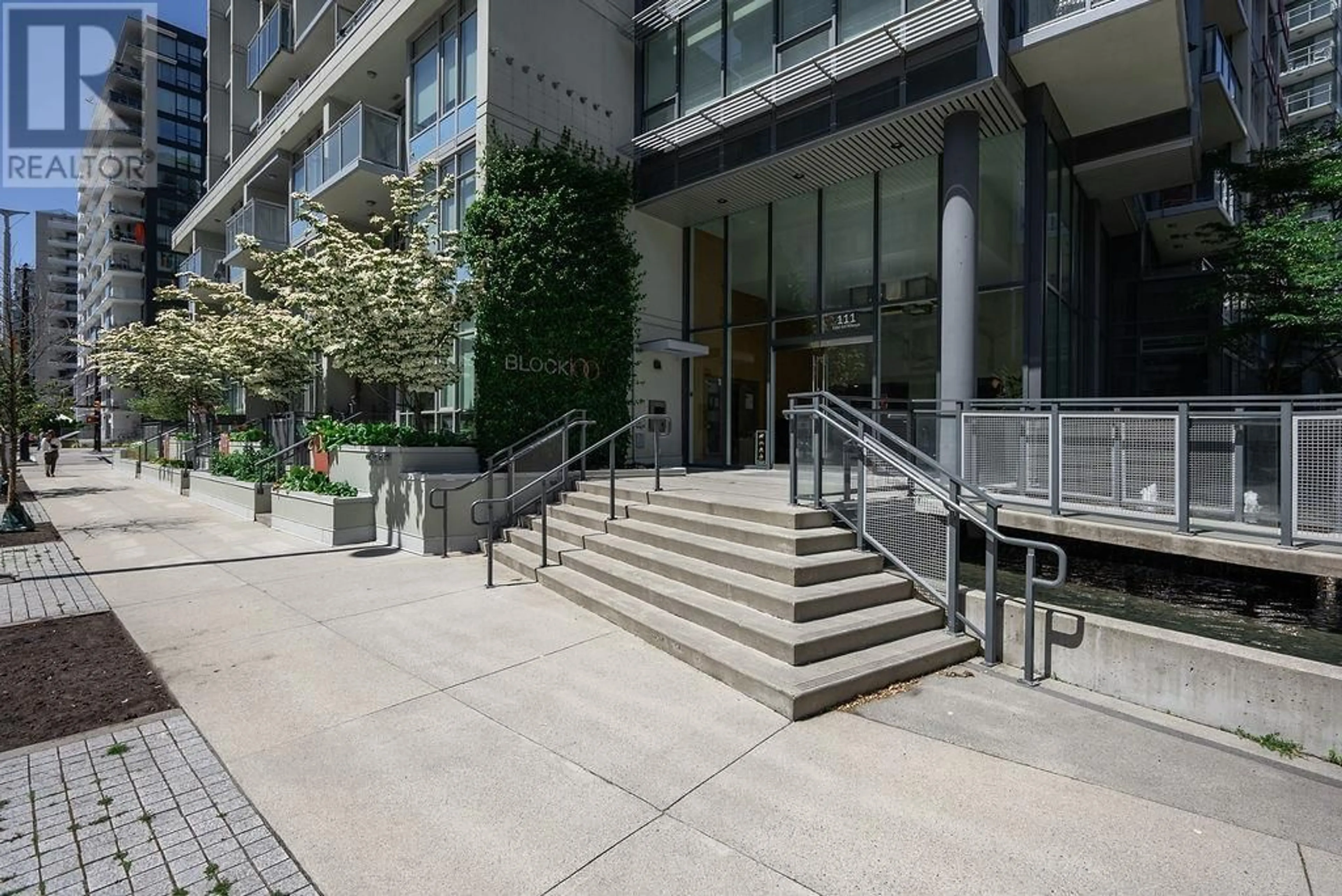 Patio, street for 302 - 111 1ST AVENUE, Vancouver British Columbia V6A0E9