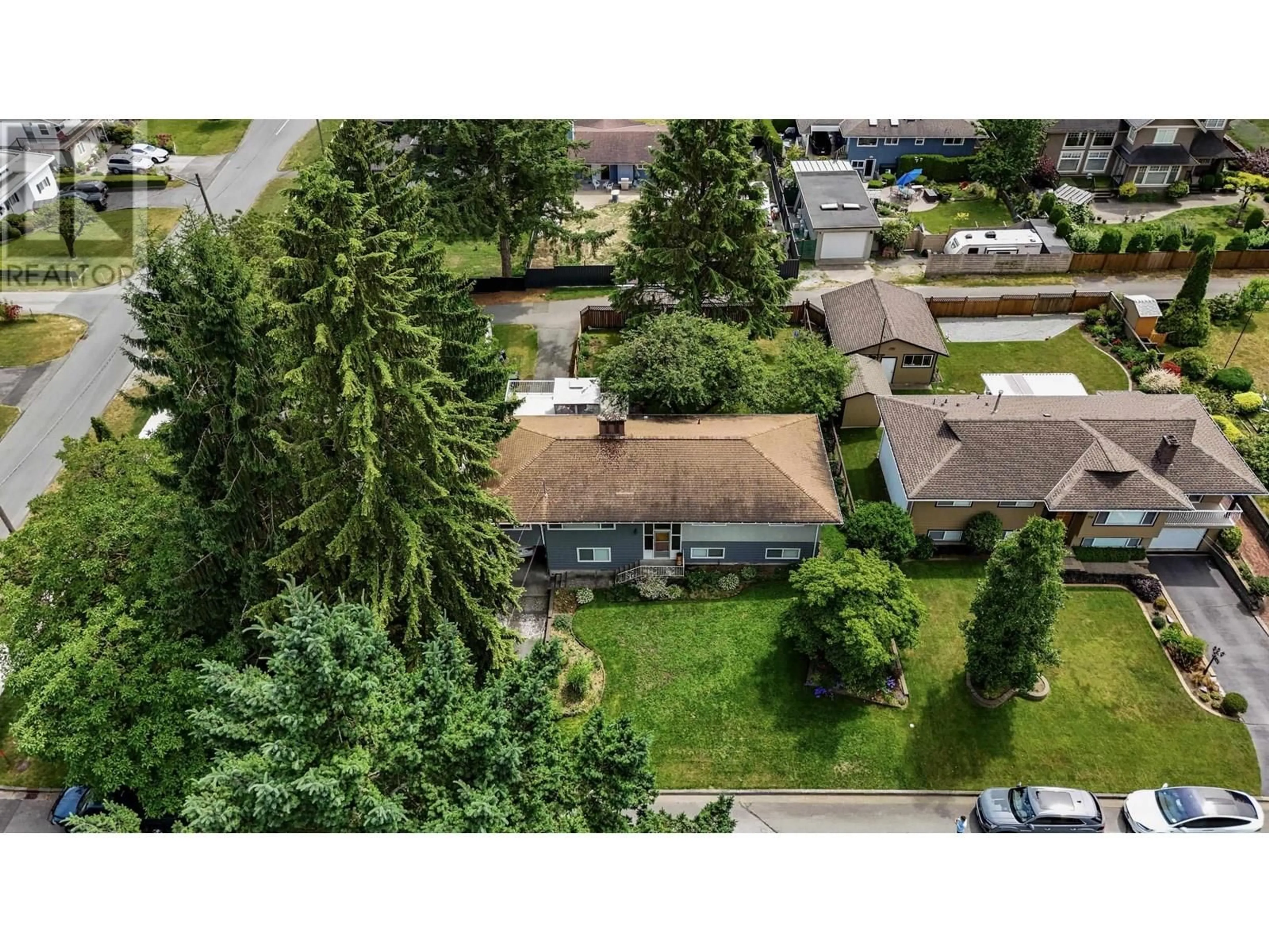 A pic from outside/outdoor area/front of a property/back of a property/a pic from drone, street for 760 RUNNYMEDE AVENUE, Coquitlam British Columbia V3J2V1