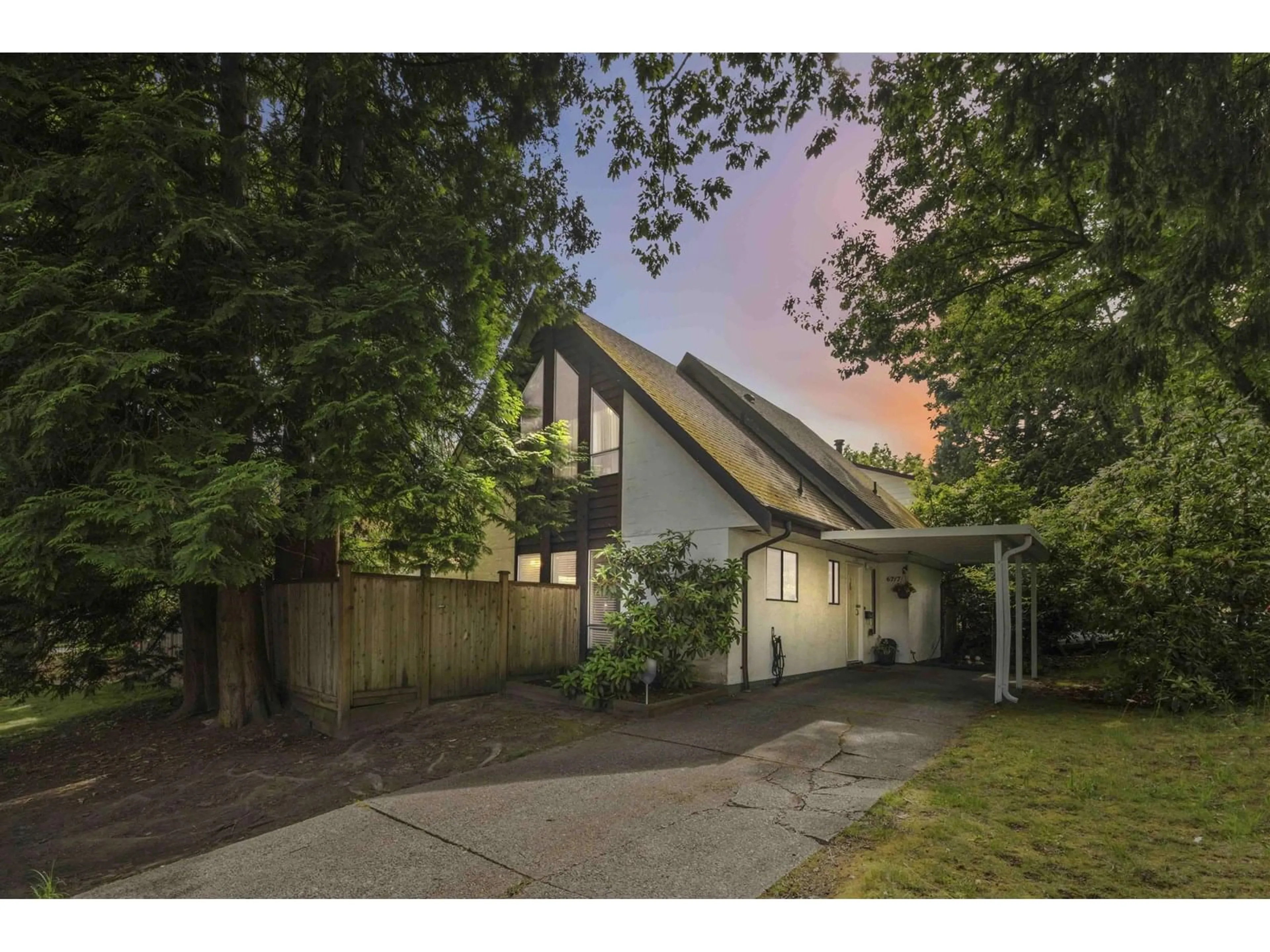 A pic from outside/outdoor area/front of a property/back of a property/a pic from drone, street for 6717 141, Surrey British Columbia V3W6X2