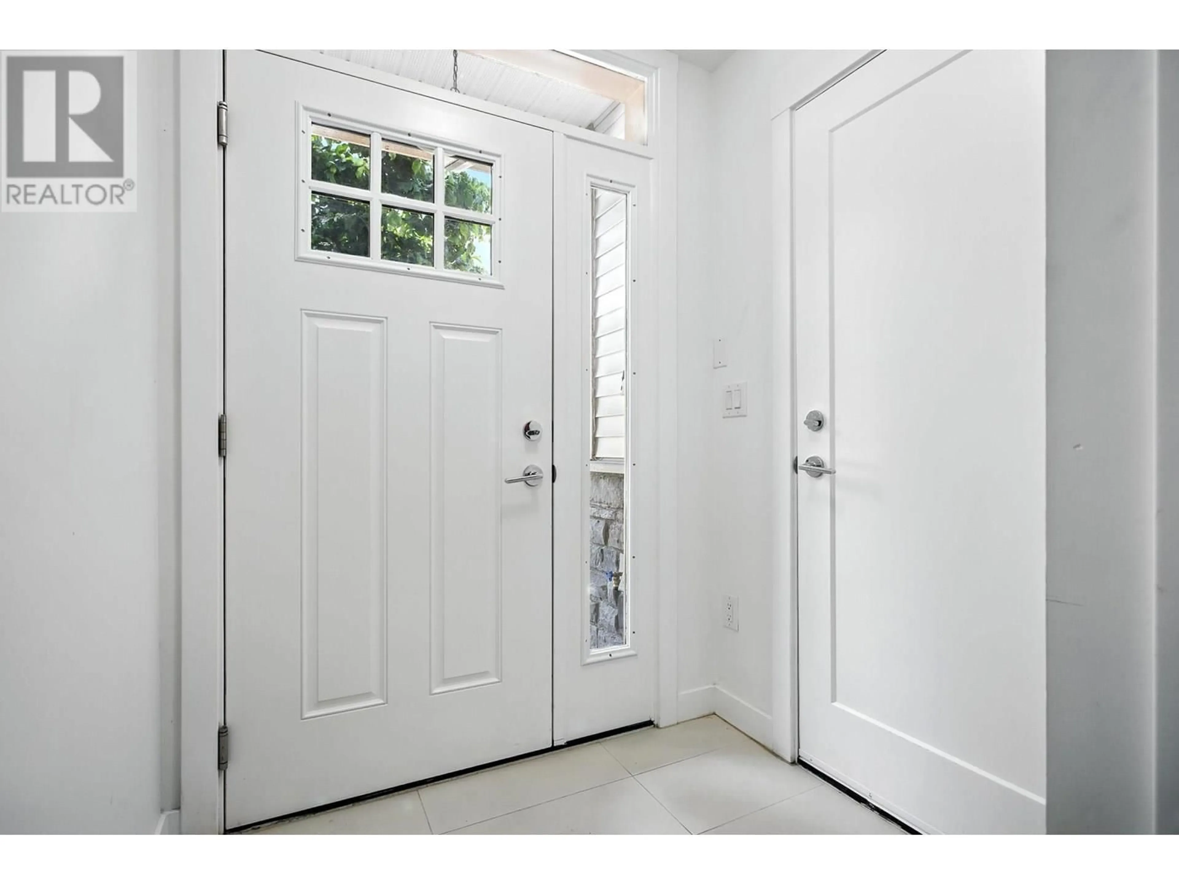 Indoor entryway for 11 - 23539 GILKER HILL ROAD, Maple Ridge British Columbia V2W1C8