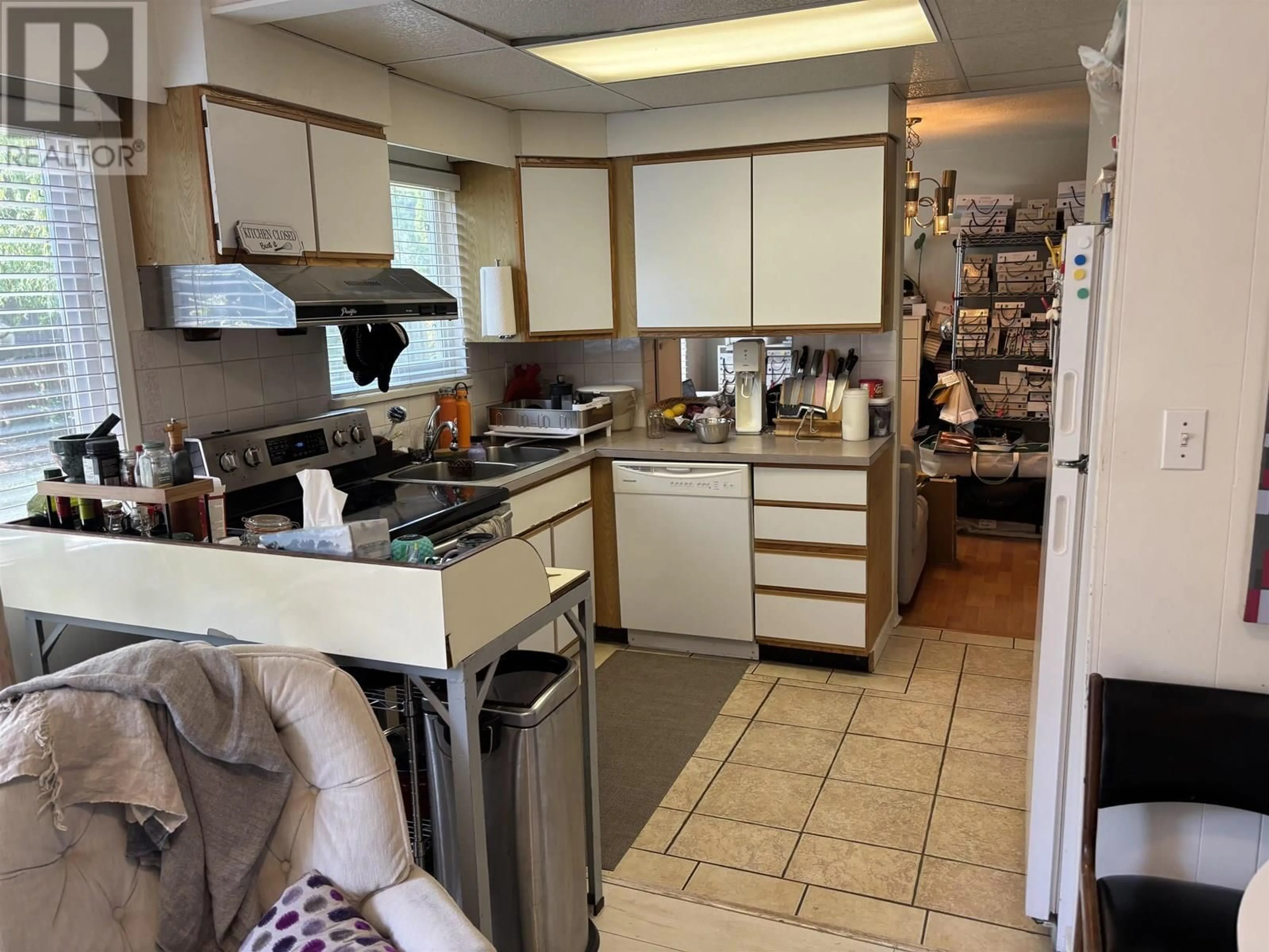Standard kitchen, unknown for 9680 FRANCIS ROAD, Richmond British Columbia V6Y1B3