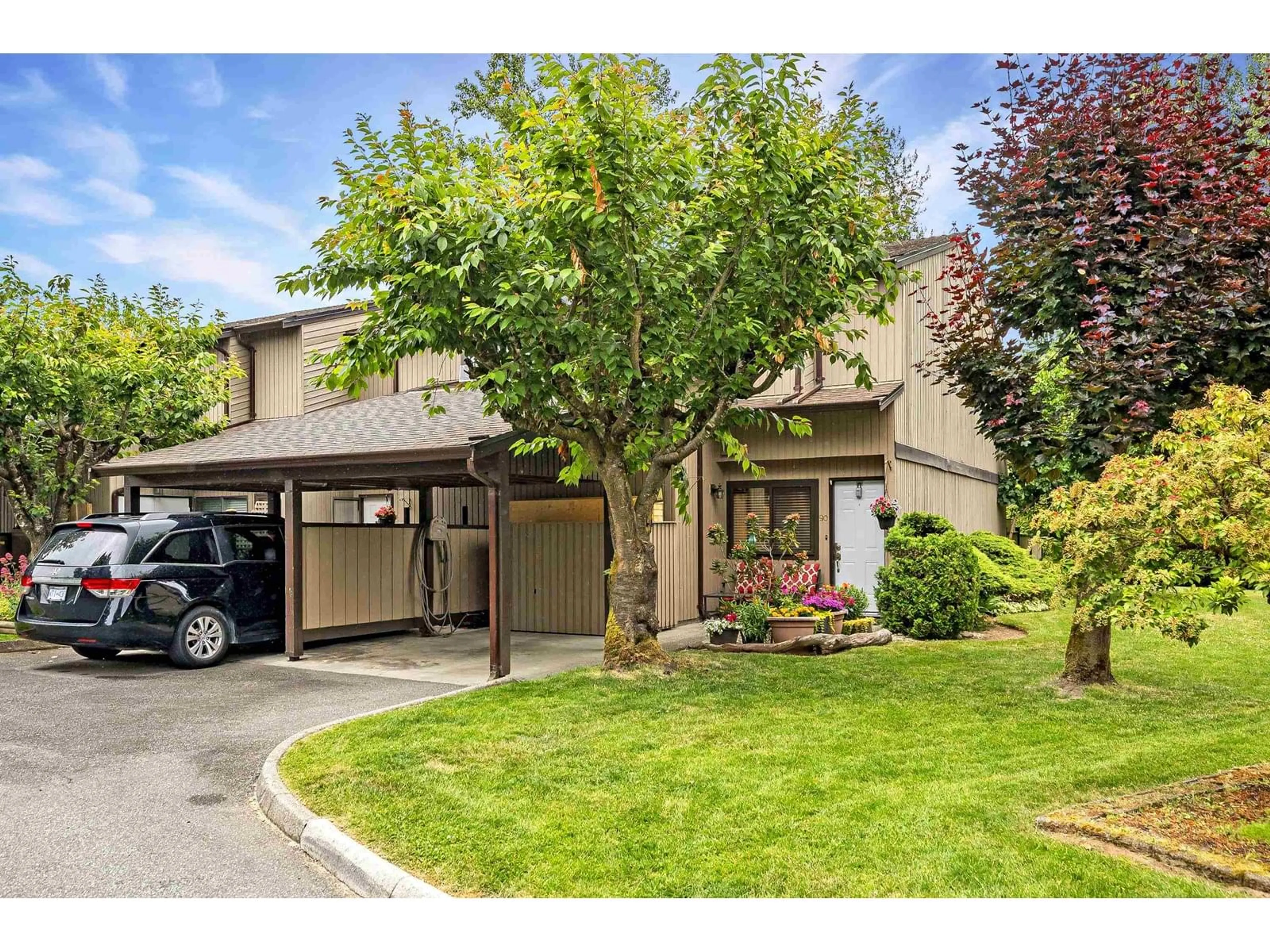 Unknown for 90 - 27044 32, Langley British Columbia V4W3T1