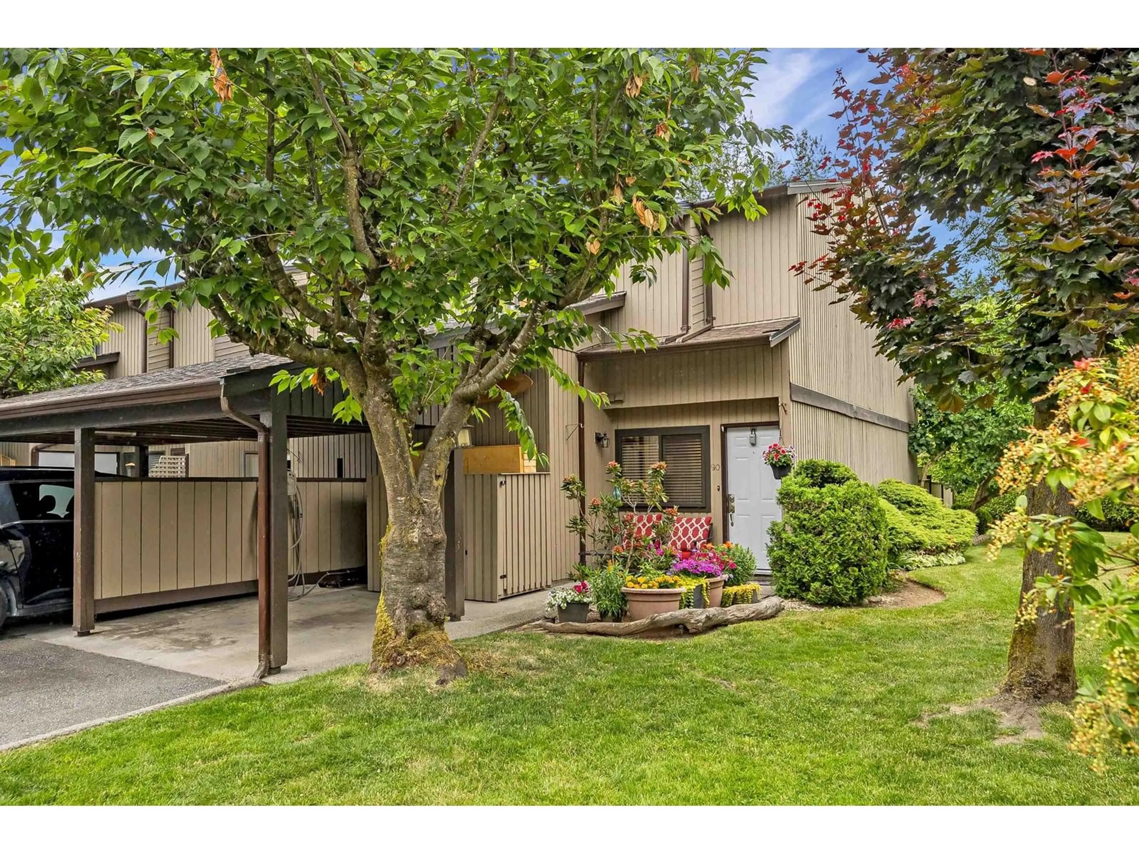 Unknown for 90 - 27044 32, Langley British Columbia V4W3T1