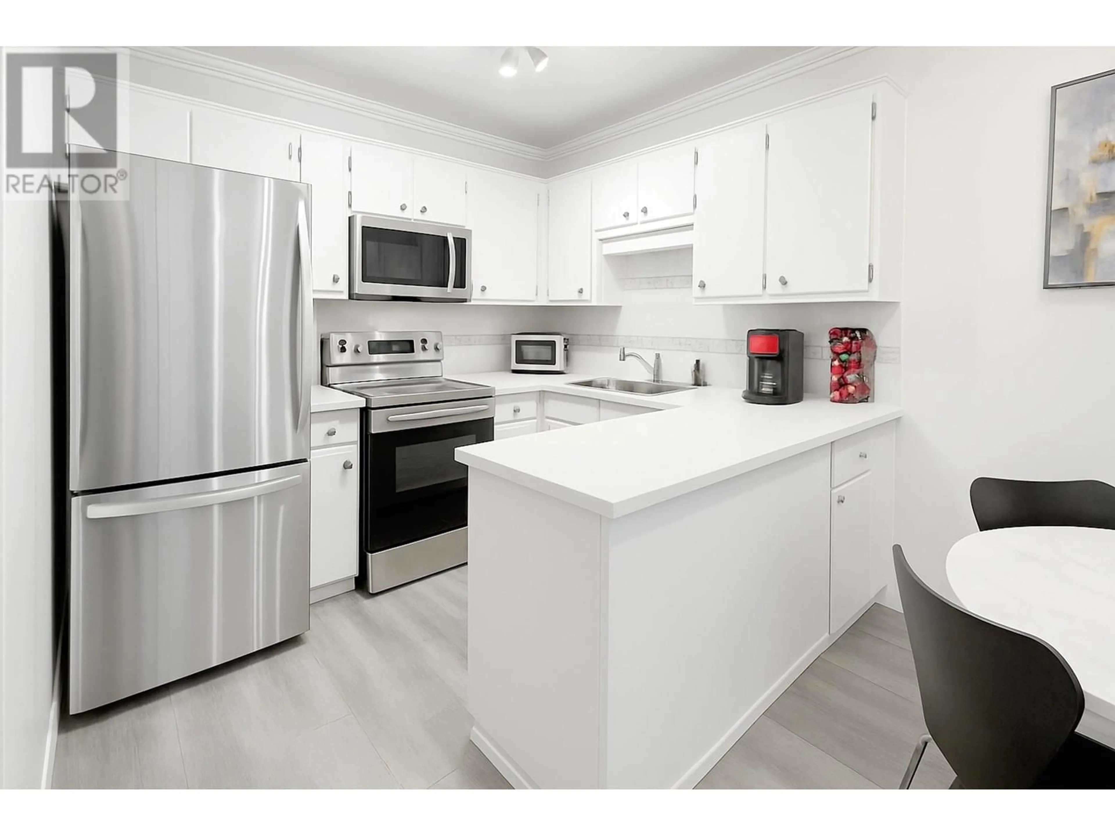 Standard kitchen, unknown for 314 - 450 BROMLEY STREET, Coquitlam British Columbia V3K6S5