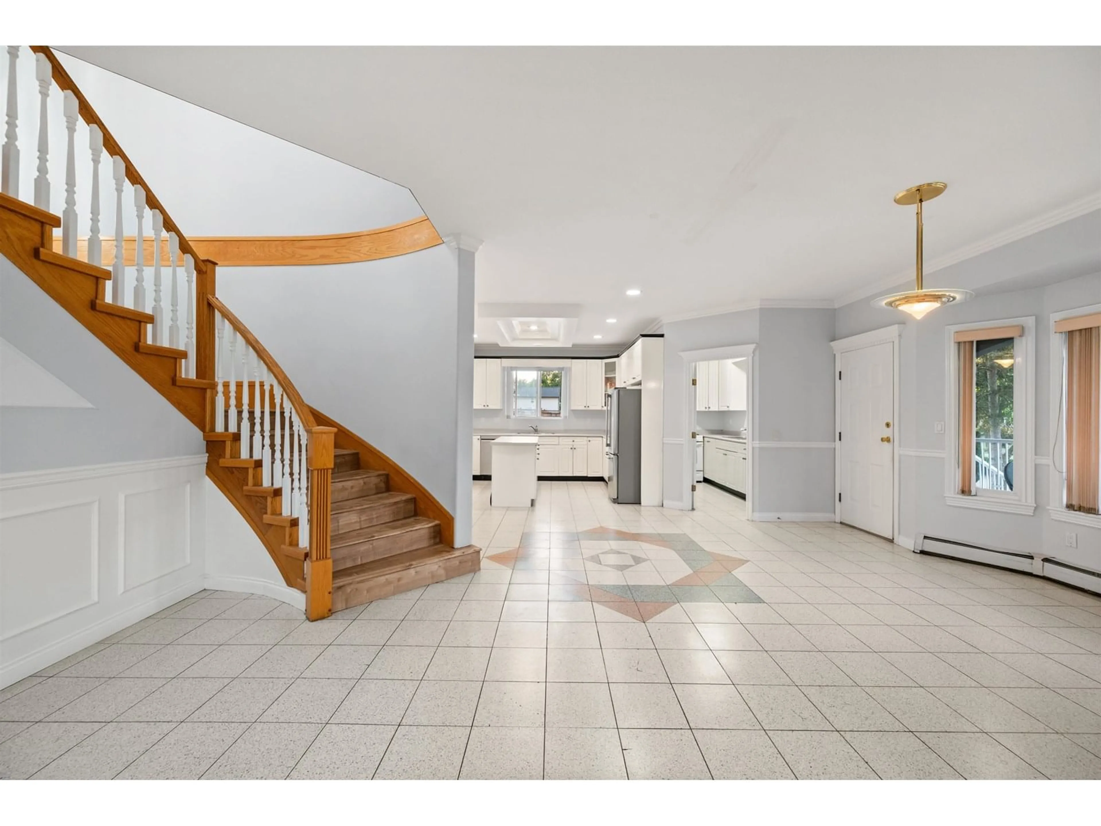 Indoor foyer for 13607 60A, Surrey British Columbia V3X3L1