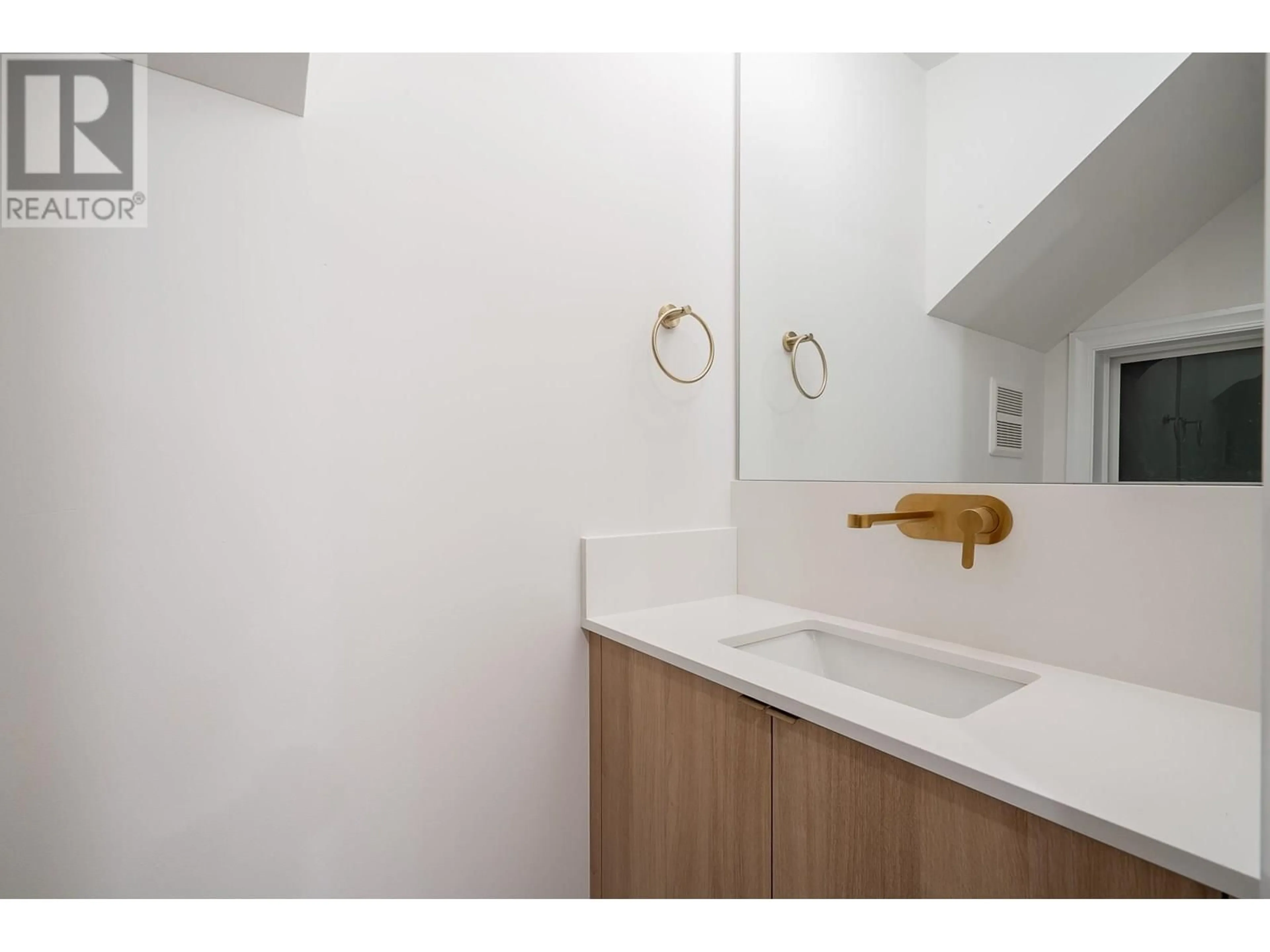Standard bathroom, unknown for L1 - 4064 PENDER STREET, Burnaby British Columbia V5C2L8