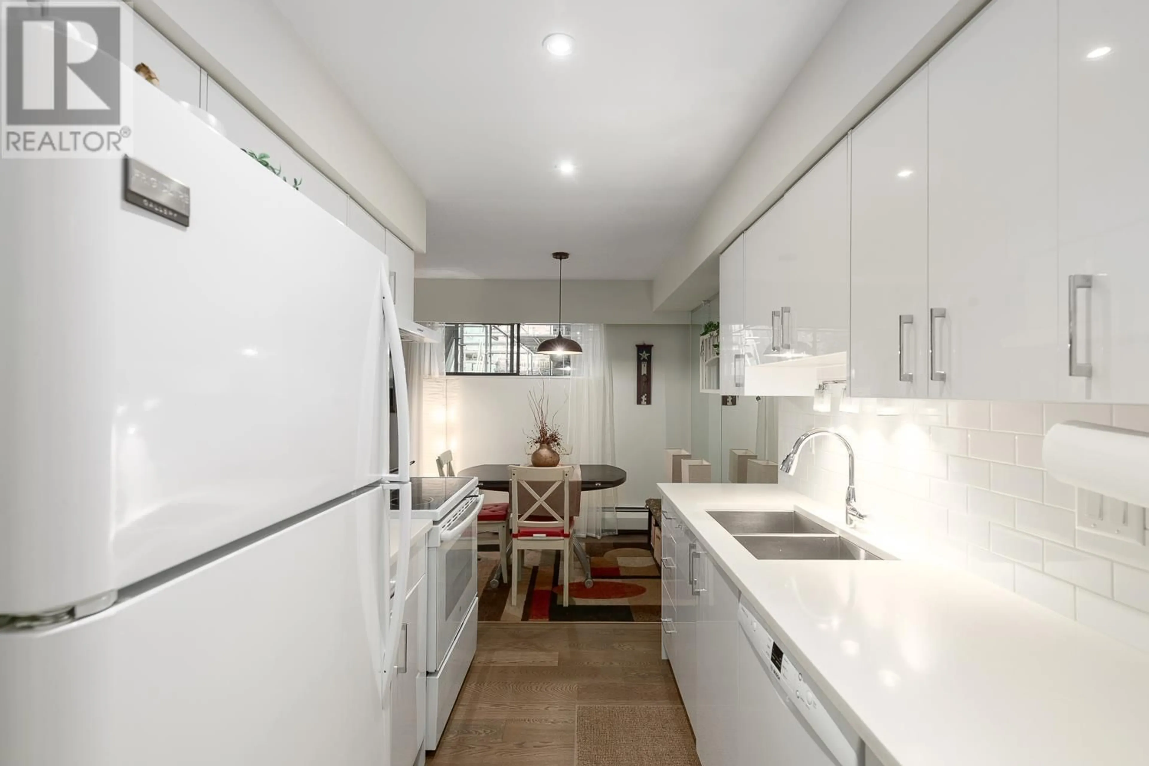 Unknown for 218 - 2320 40TH AVENUE, Vancouver British Columbia V6M4H6