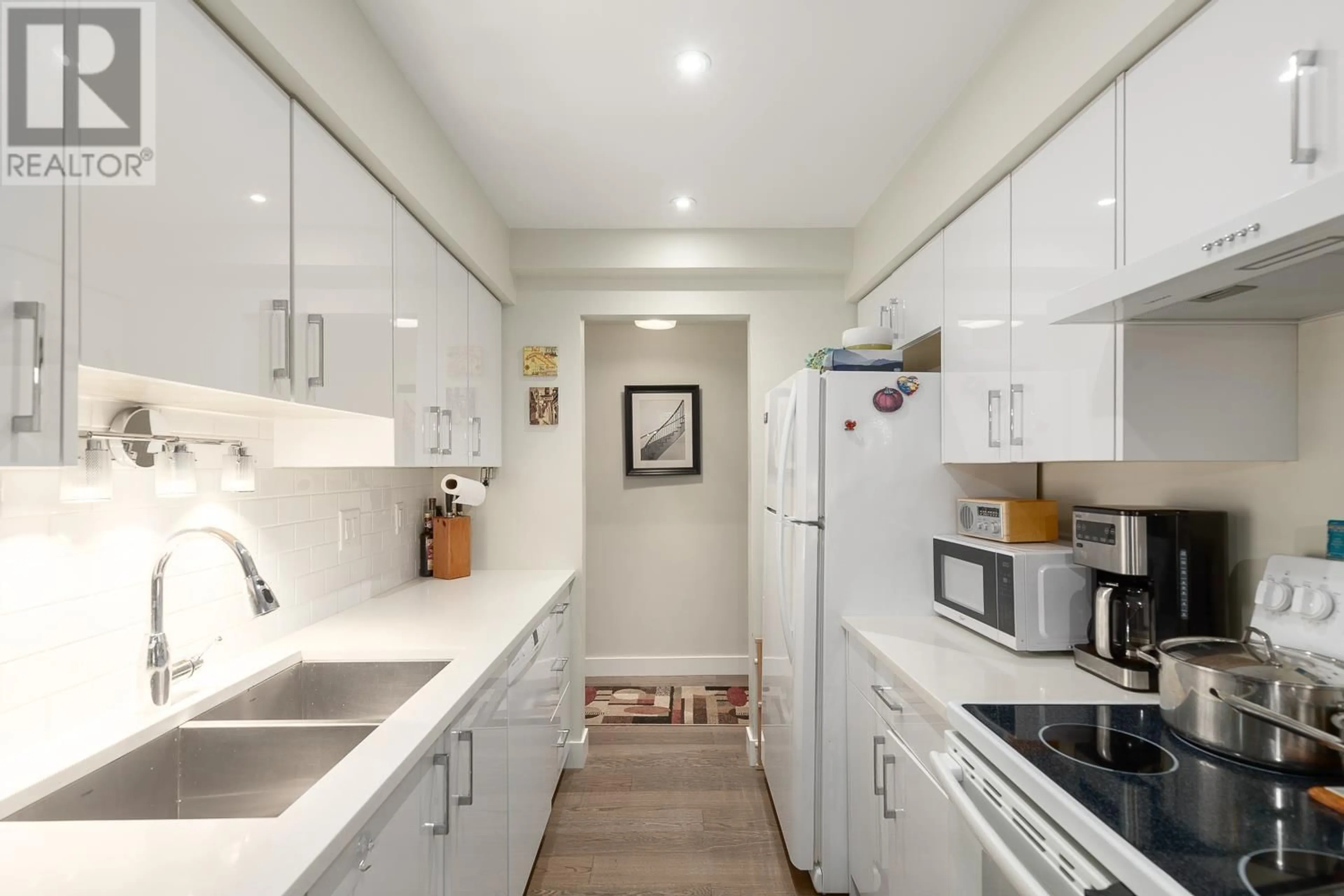 Standard kitchen, unknown for 218 - 2320 40TH AVENUE, Vancouver British Columbia V6M4H6