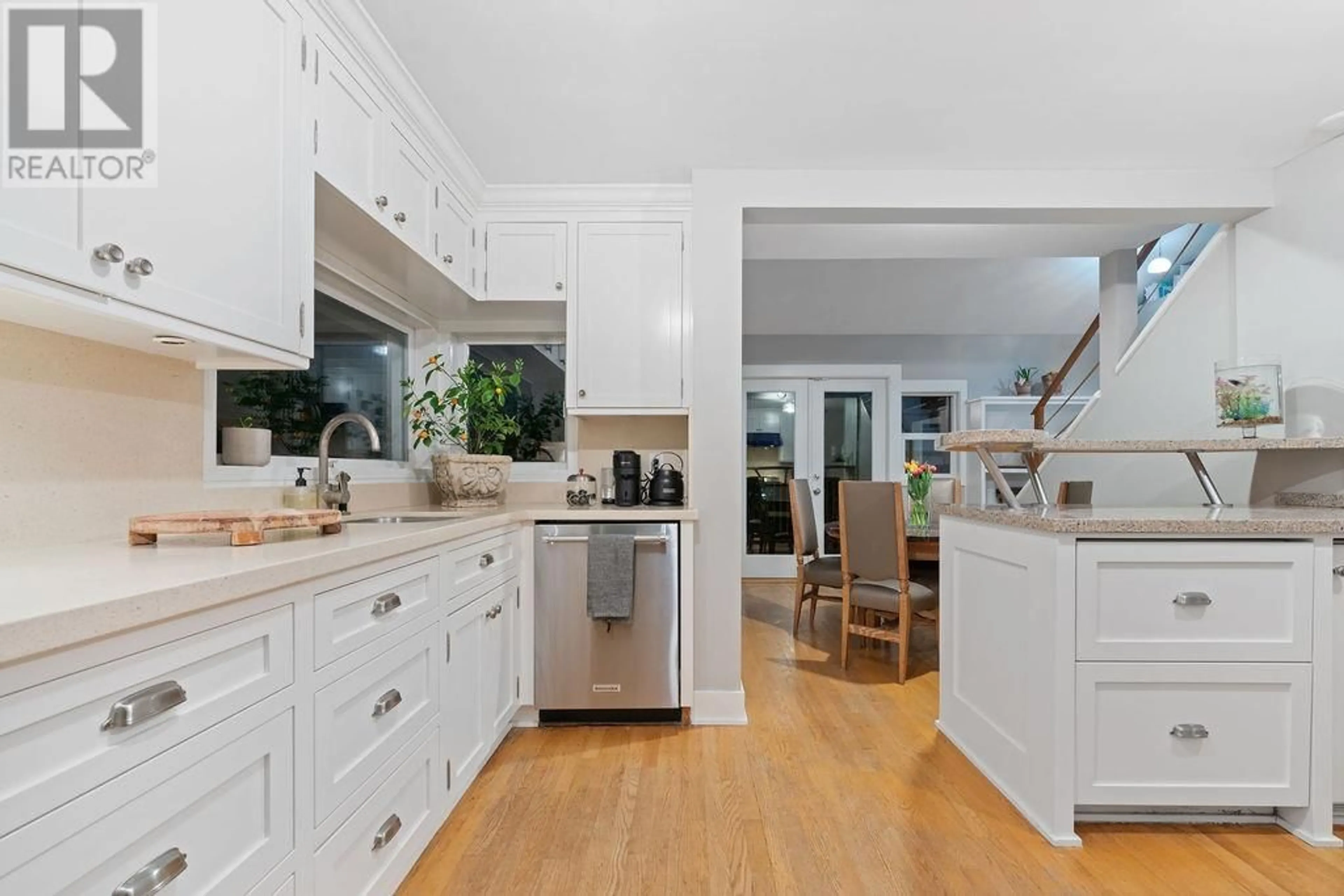 Open concept kitchen, unknown for 1045 CORTELL STREET, North Vancouver British Columbia V7P2A2