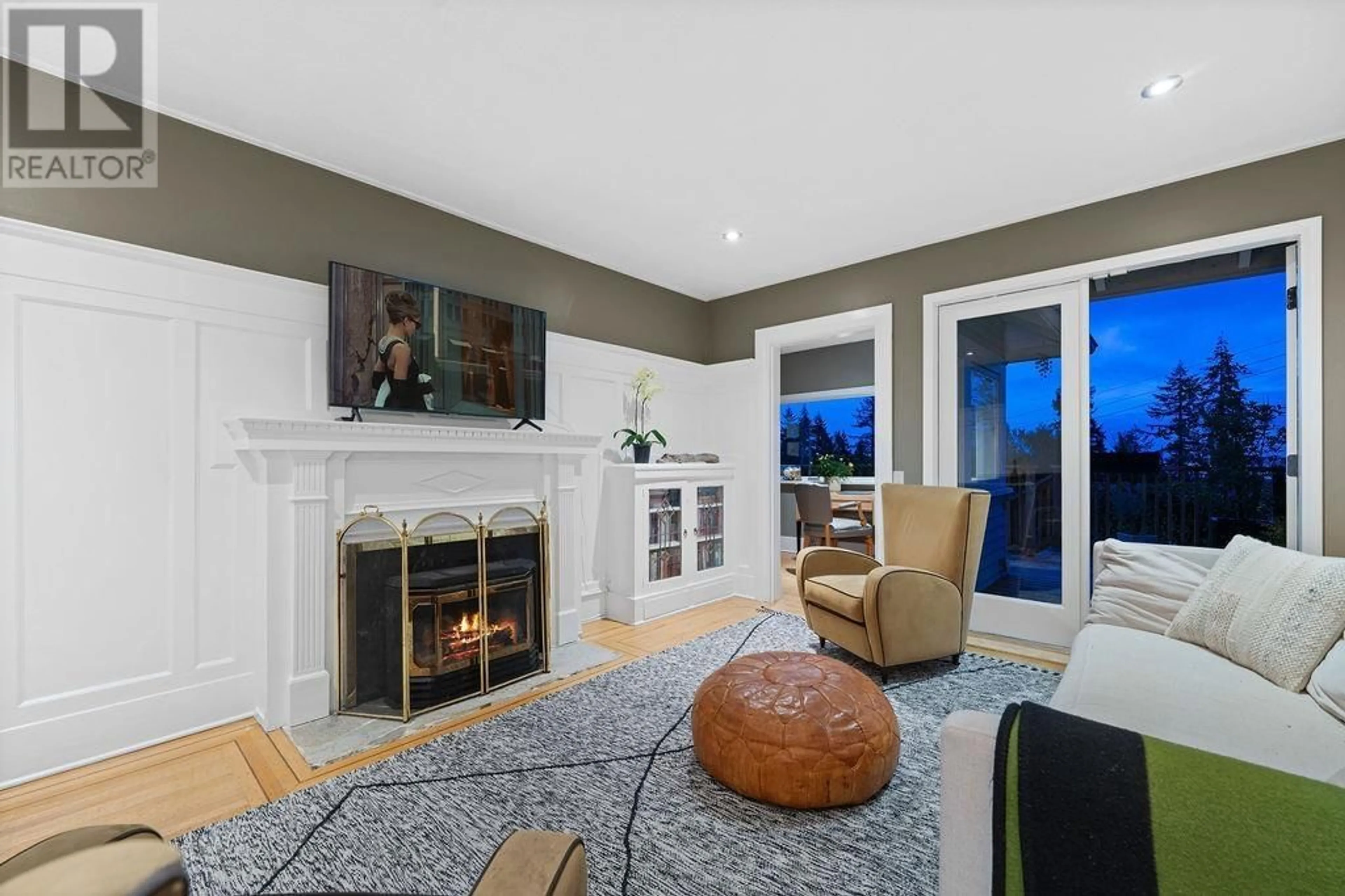 Living room with furniture, unknown for 1045 CORTELL STREET, North Vancouver British Columbia V7P2A2