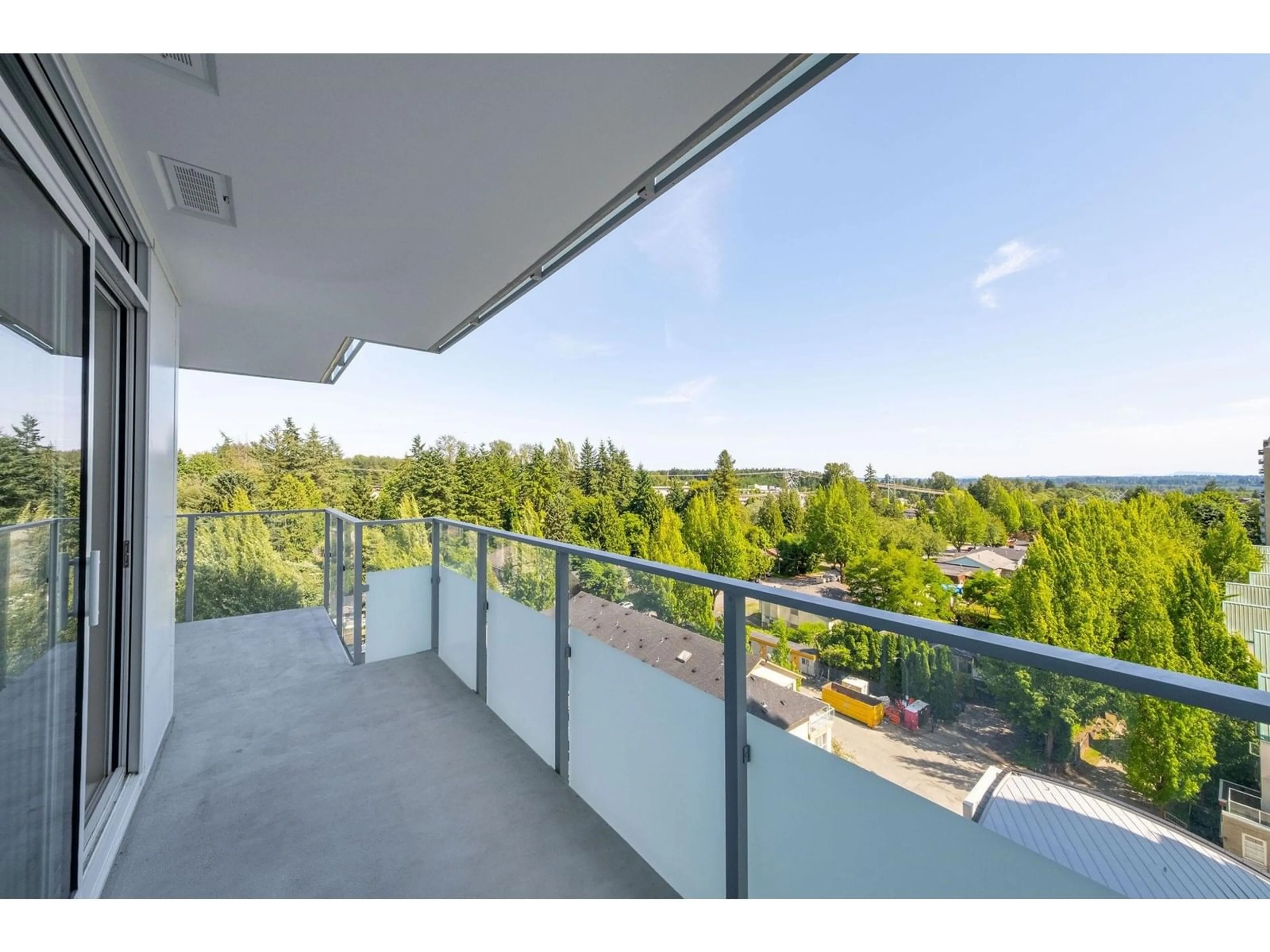 Balcony in the apartment, water/lake/river/ocean view for 1104 - 13778 100, Surrey British Columbia V3T0V2