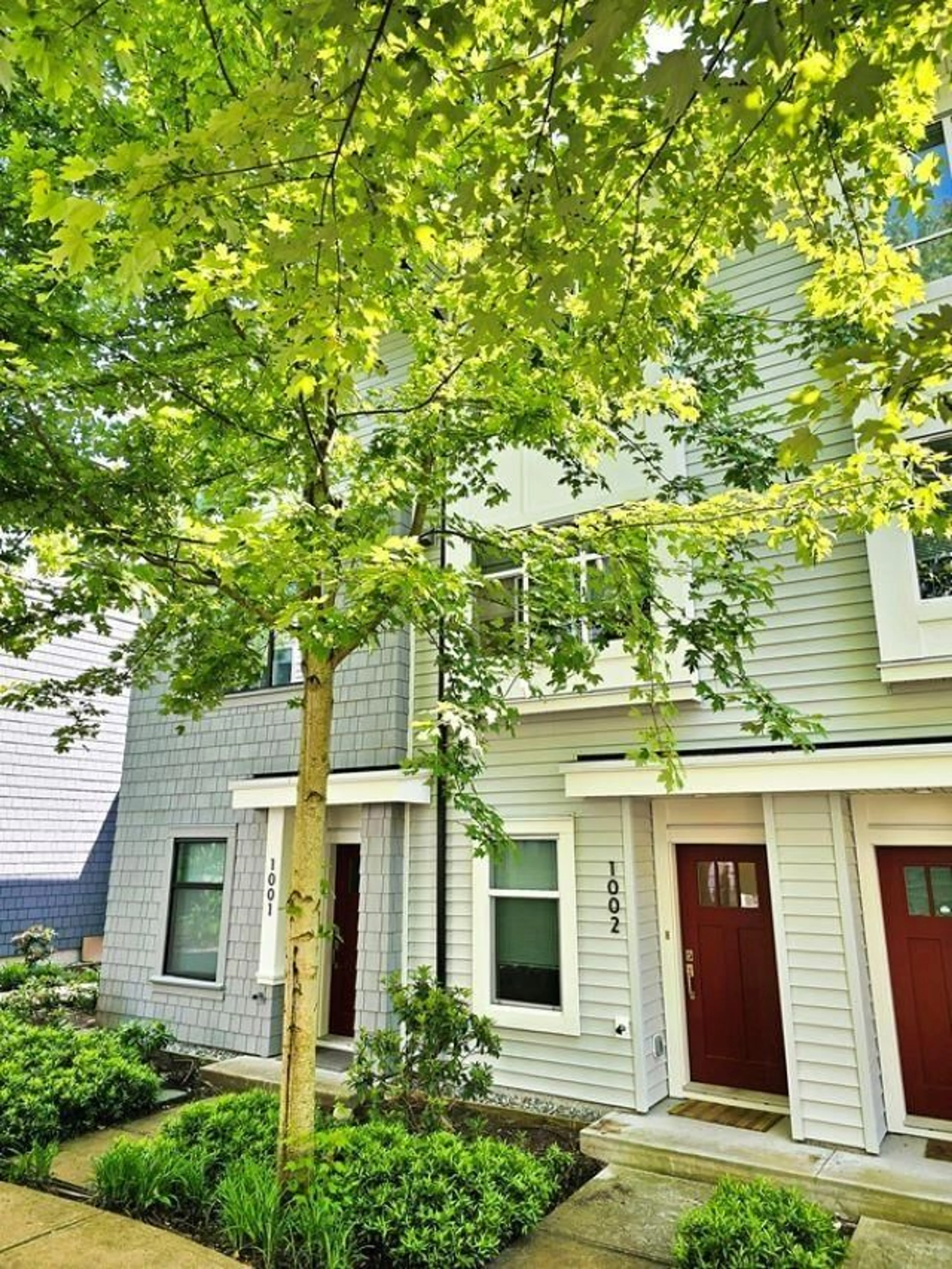 Home with vinyl exterior material, street for 1002 - 18505 LAURENSEN, Surrey British Columbia V4N6R7