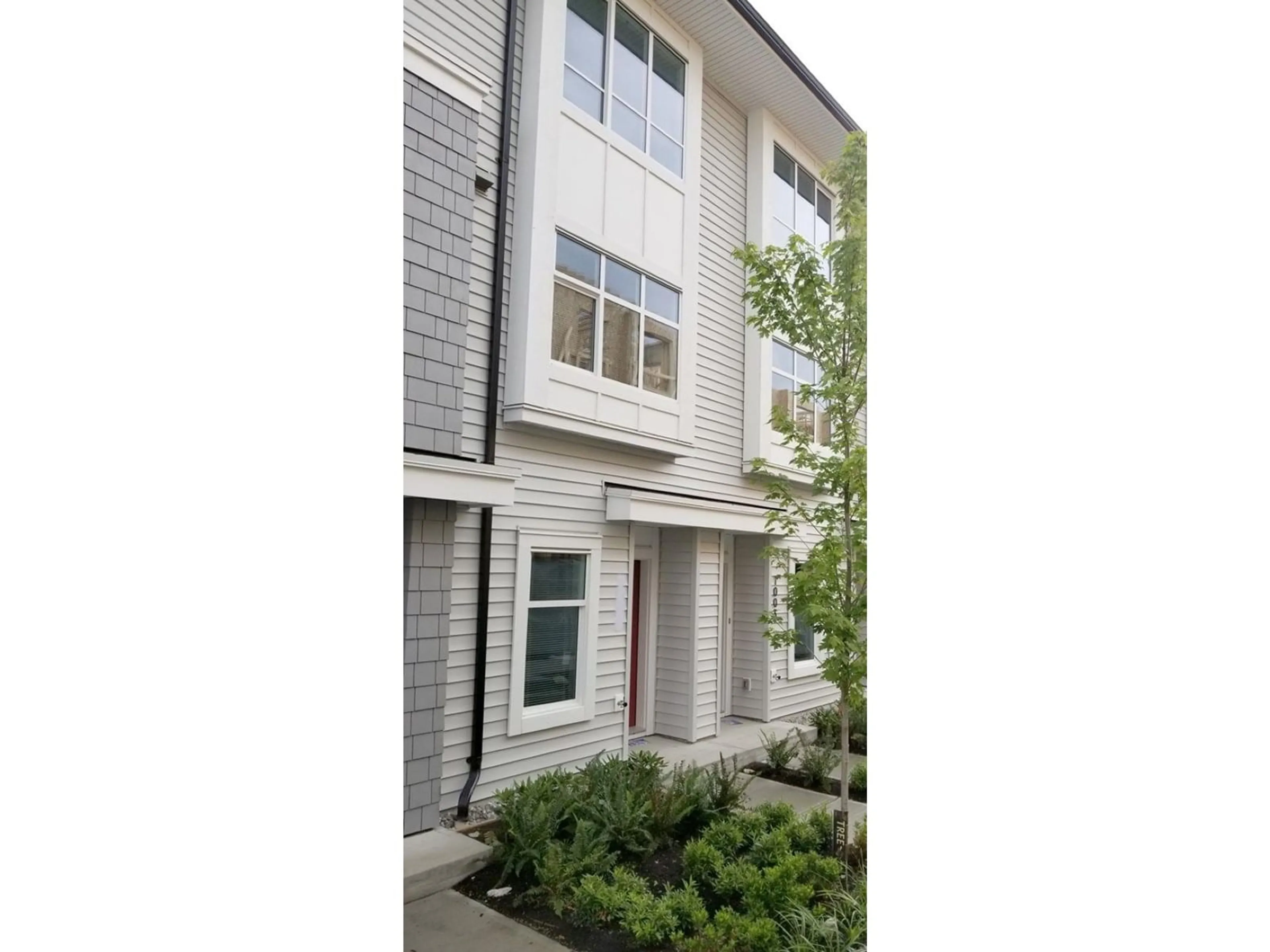 Home with vinyl exterior material, street for 1002 - 18505 LAURENSEN, Surrey British Columbia V4N6R7